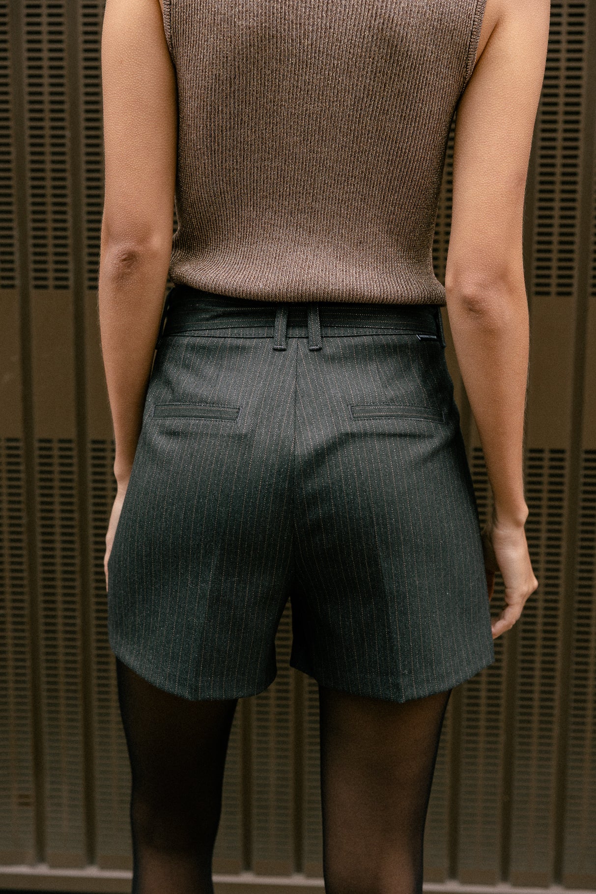 Short à pinces Femme Shawl Dalston dark shadow | Freeman T. Porter