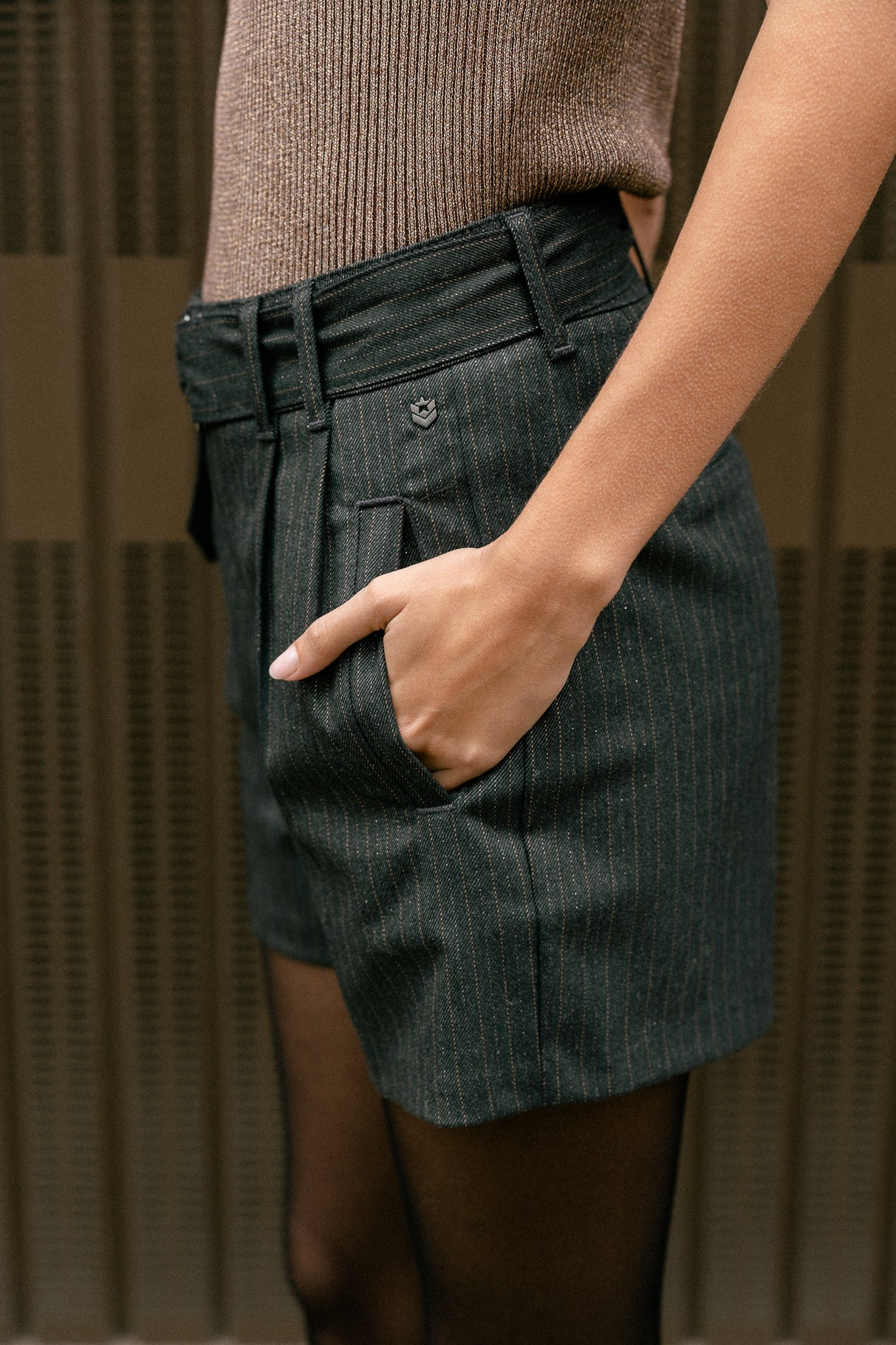 Short à pinces Femme Shawl Dalston dark shadow | Freeman T. Porter