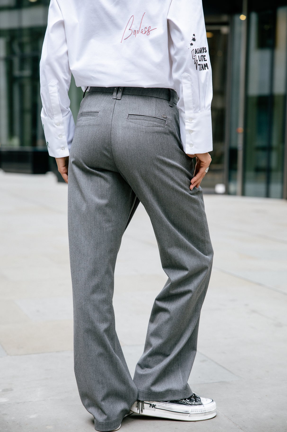 Pantalon portefeuille Frau Cassie Evenos moon rock | Freeman T. Porter