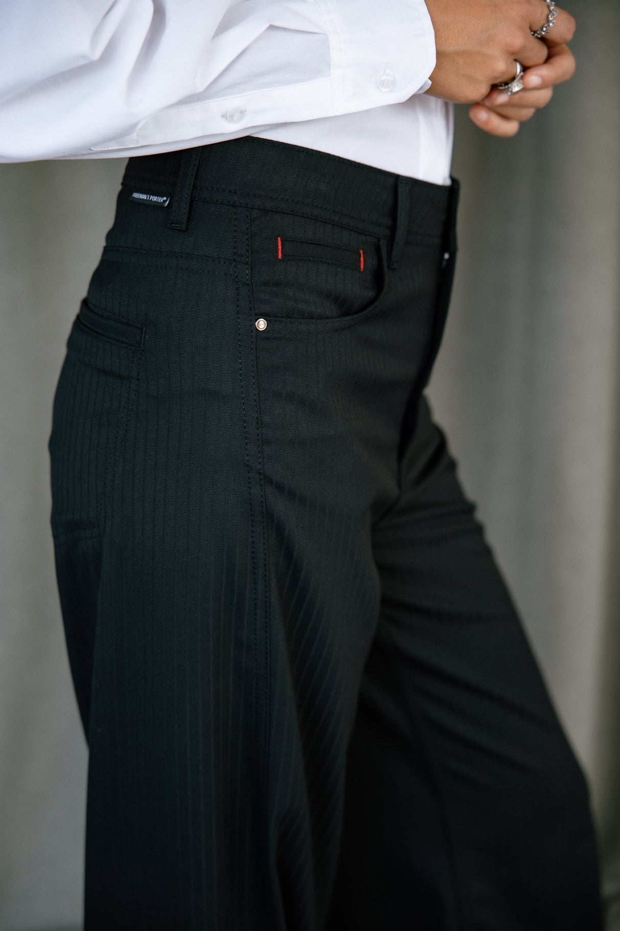 Jeans balloon leg Frau Nettie Crown black | Freeman T. Porter