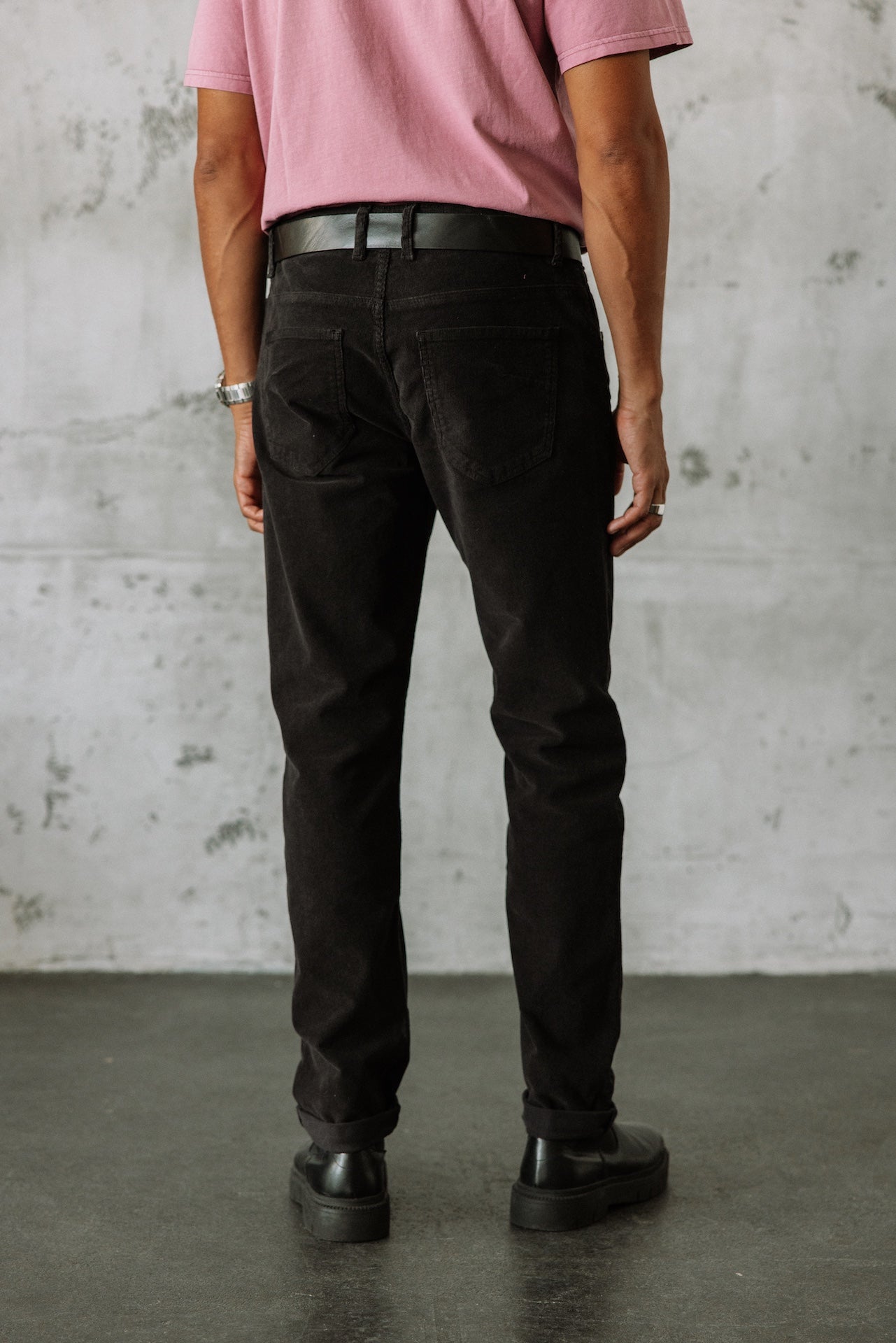 Sich verjüngende Hose Unisex Harry Cora black | Freeman T. Porter