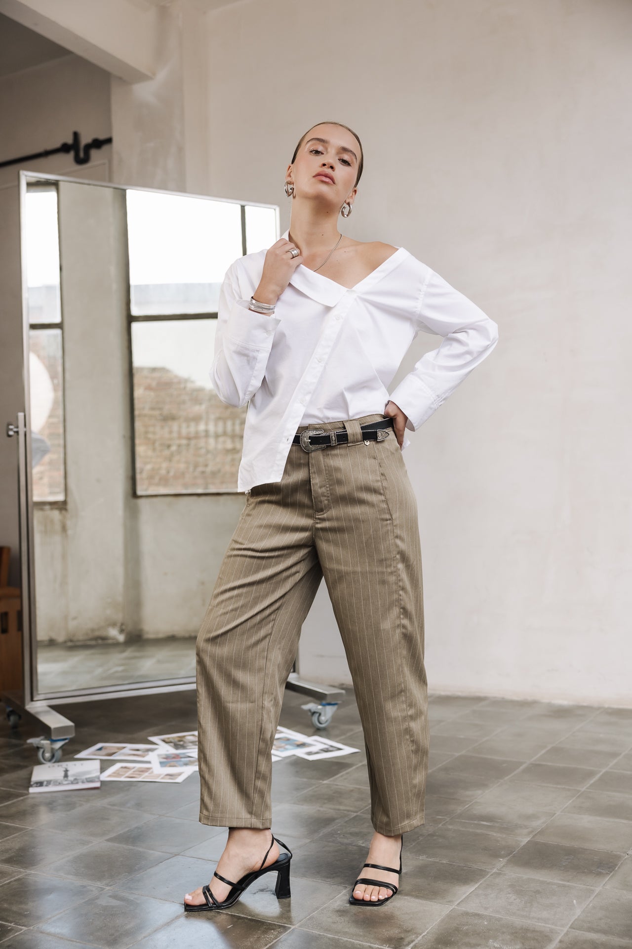 Cropped balloon pants Woman Rosalia City Cairo overland trek | Freeman T. Porter
