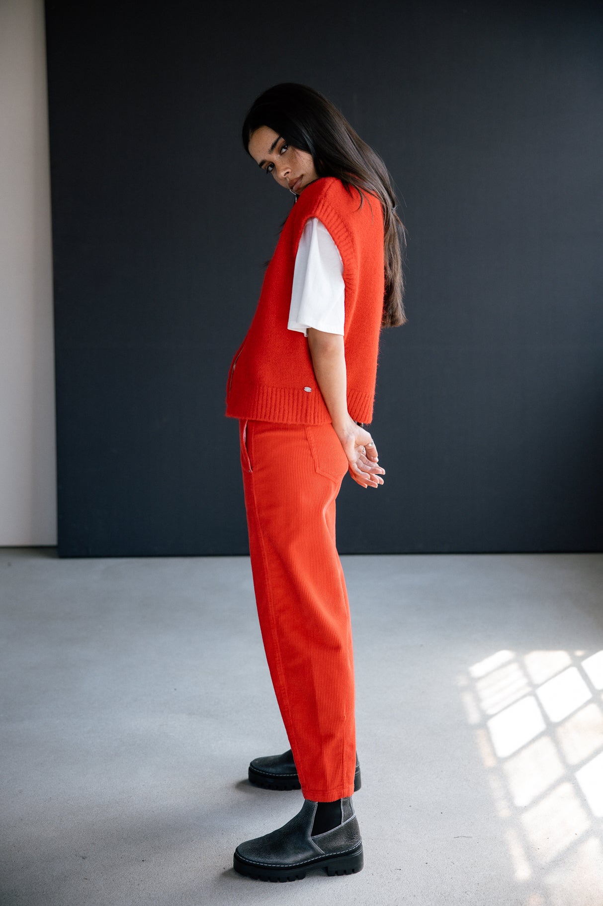 Pantalon en velours Mujer Rosalia Veluto goji berry | Freeman T. Porter