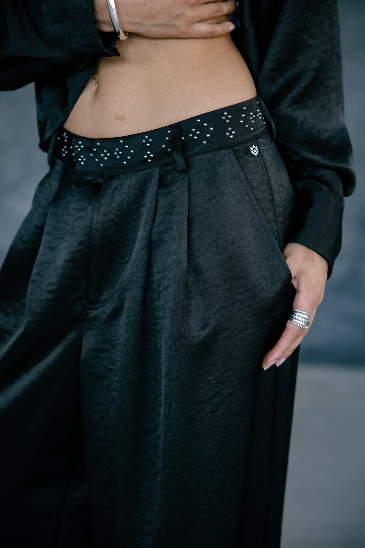 Pantalon large taille haute Frau Paolina Satinado black | Freeman T. Porter
