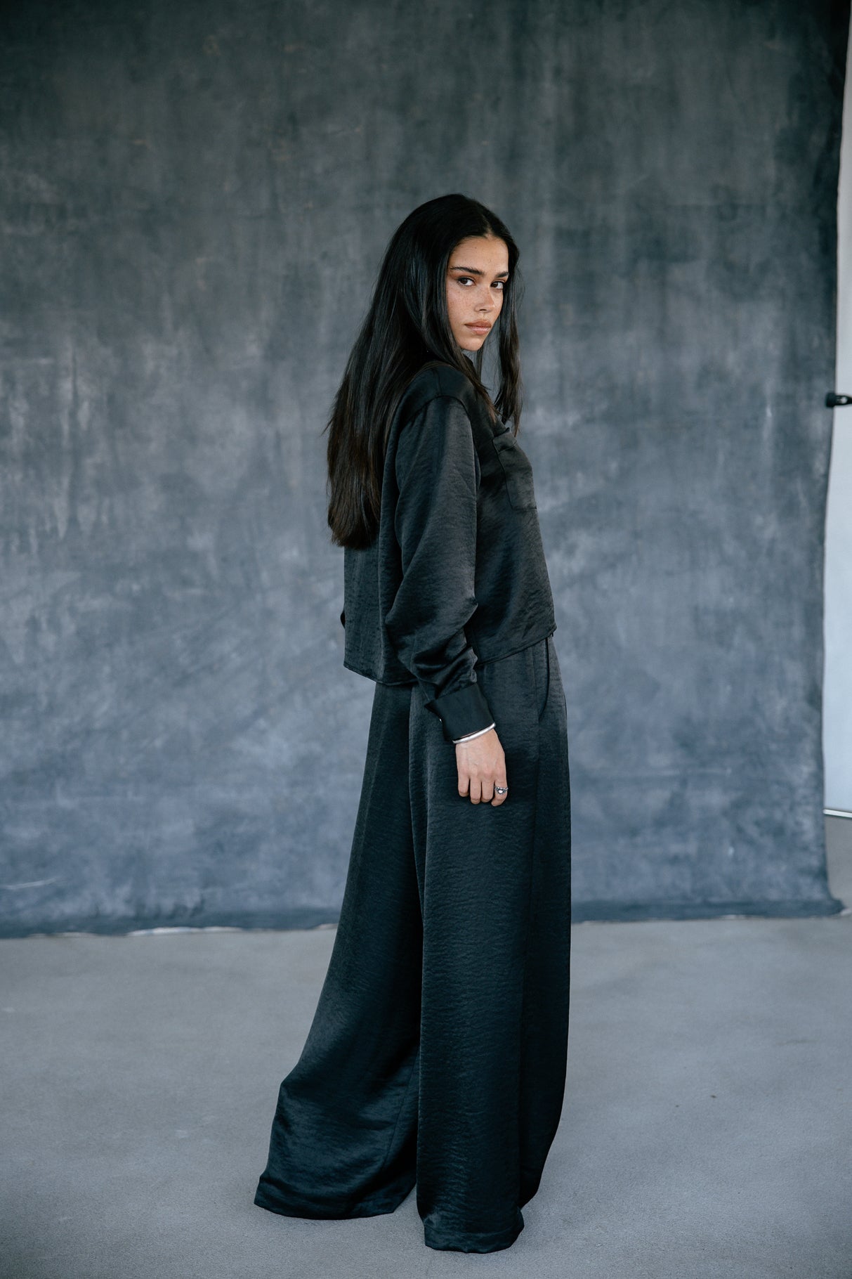 Pantalon large taille haute Frau Paolina Satinado black | Freeman T. Porter