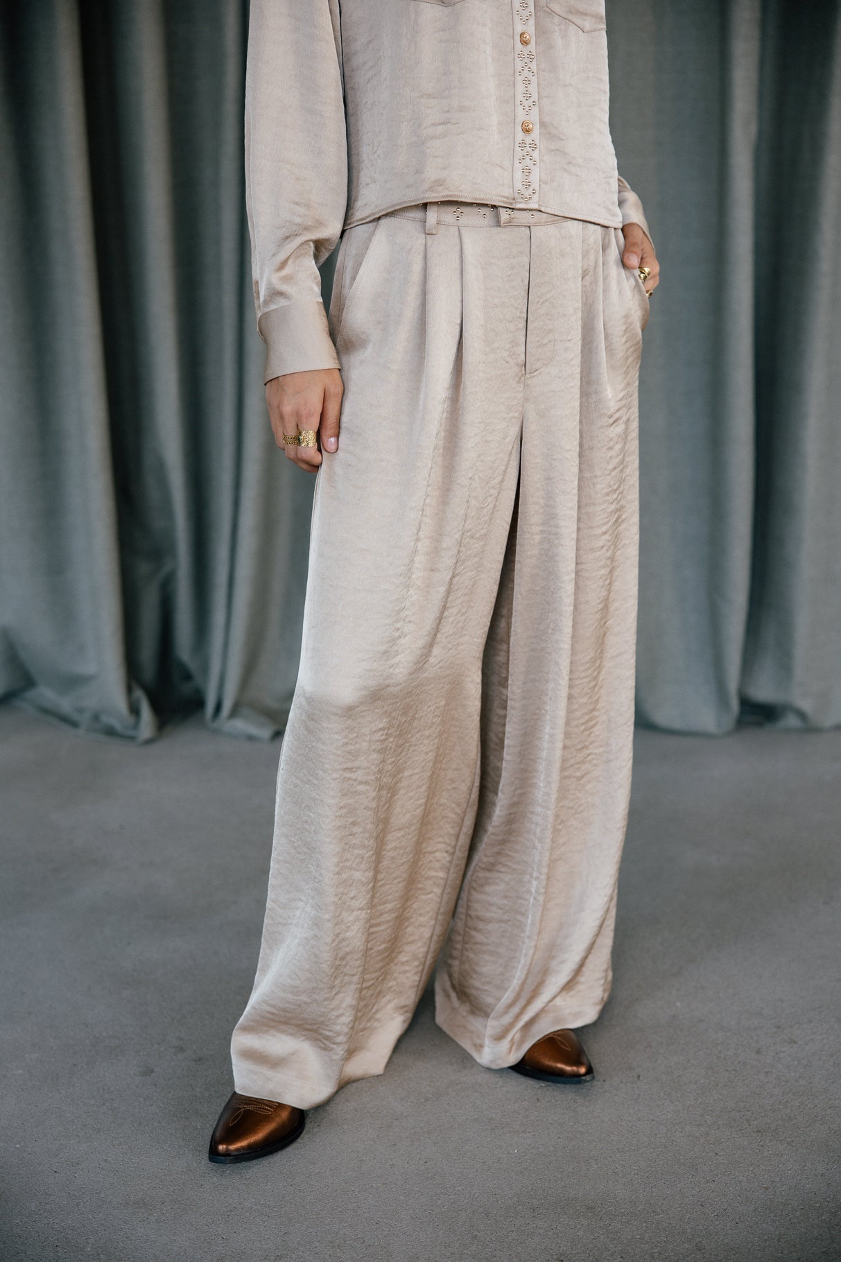 Pantalon large taille haute Femme Paolina Satinado gold | Freeman T. Porter