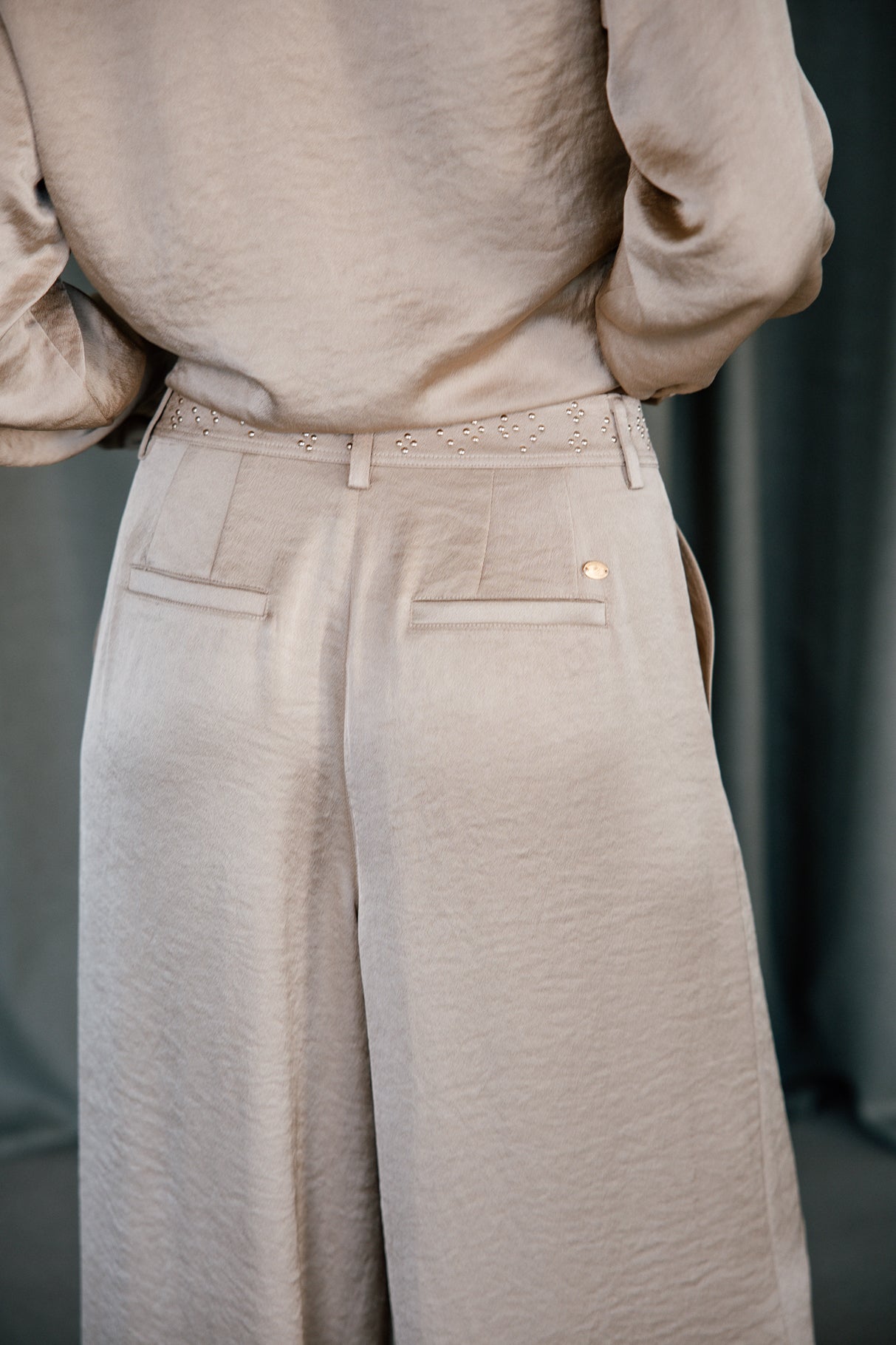 Pantalon large taille haute Frau Paolina Satinado gold | Freeman T. Porter