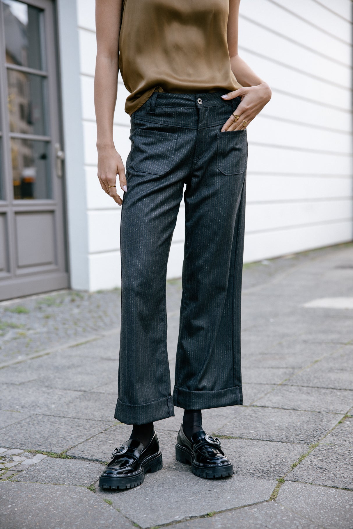 Pantalon cropped large à revers Femme Alice Dalston dark shadow | Freeman T. Porter