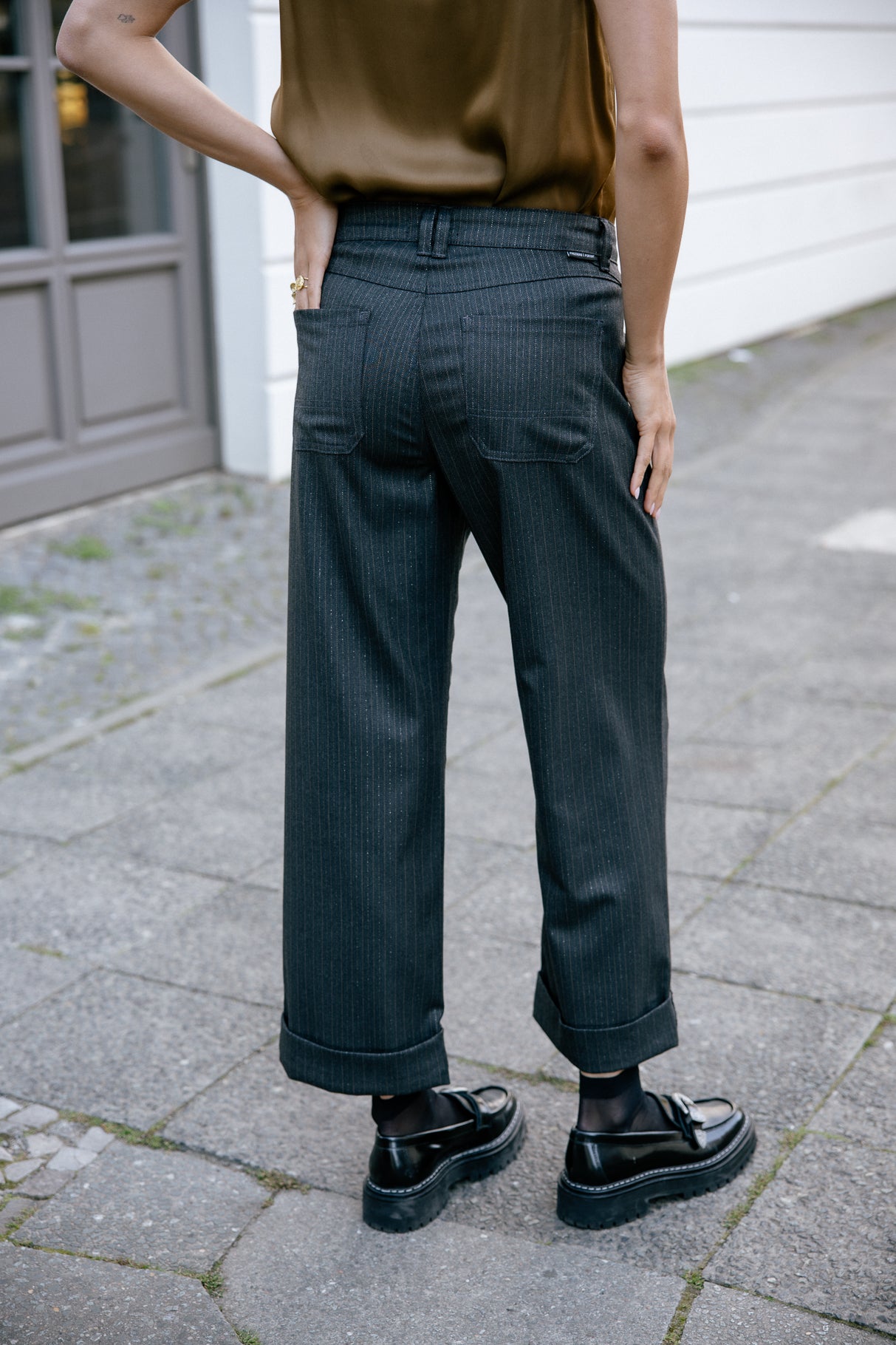 Pantalon cropped large à revers Femme Alice Dalston dark shadow | Freeman T. Porter