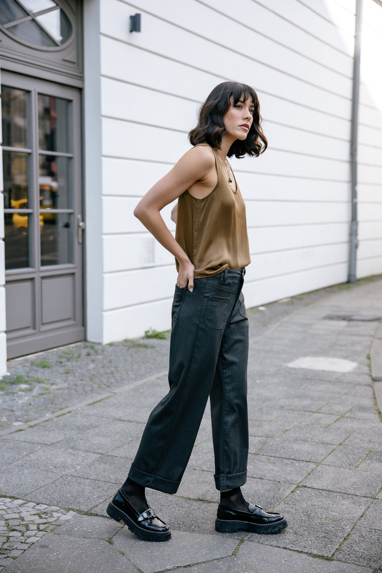 Pantalon cropped large à revers Mujer Alice Dalston dark shadow | Freeman T. Porter