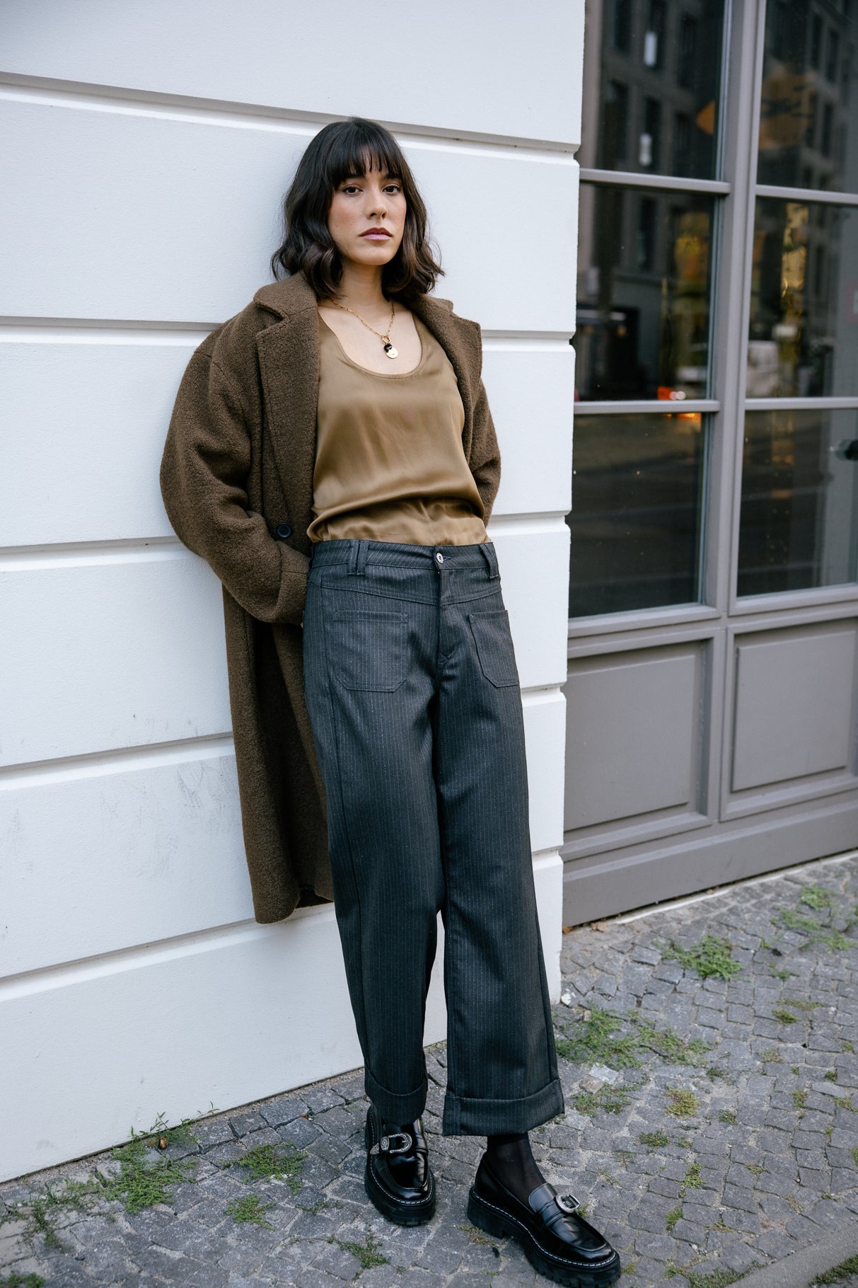 Pantalon cropped large à revers Mujer Alice Dalston dark shadow | Freeman T. Porter