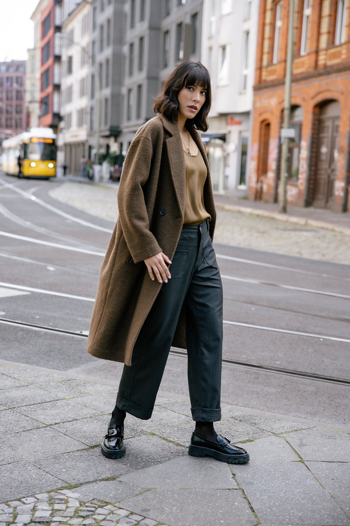 Pantalon cropped large à revers Mujer Alice Dalston dark shadow | Freeman T. Porter
