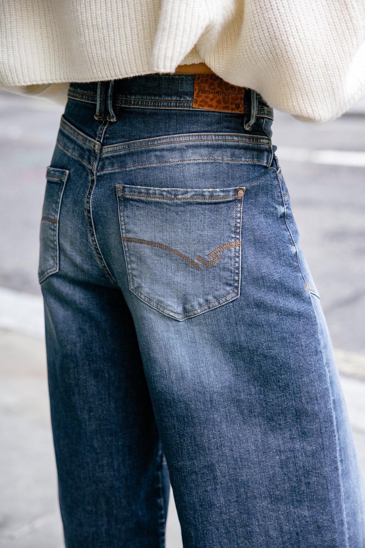 Jeans large Frau Gaby salute | Freeman T. Porter