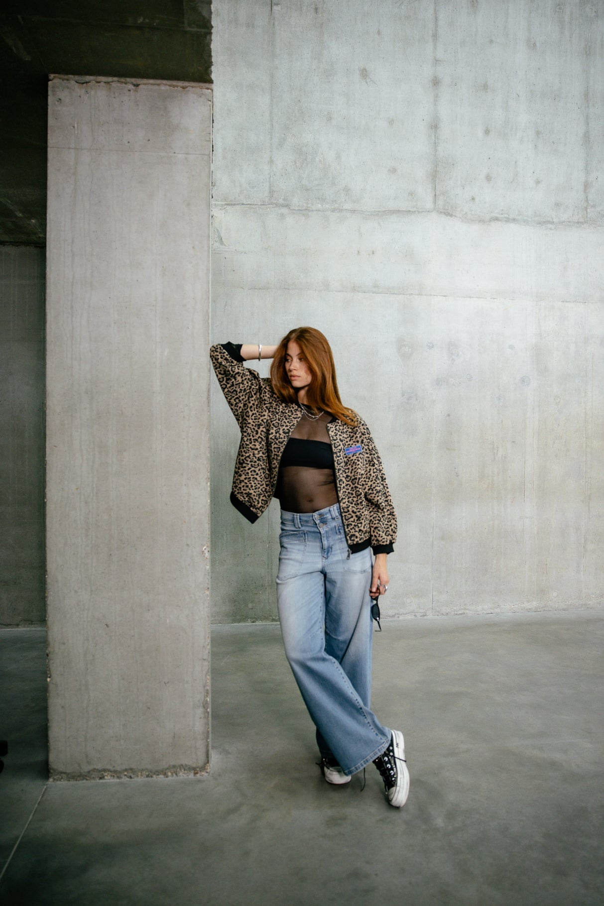 Pantalon Jean Et Chemise Femme Bleu Marine Chemise Blanche Et Jean