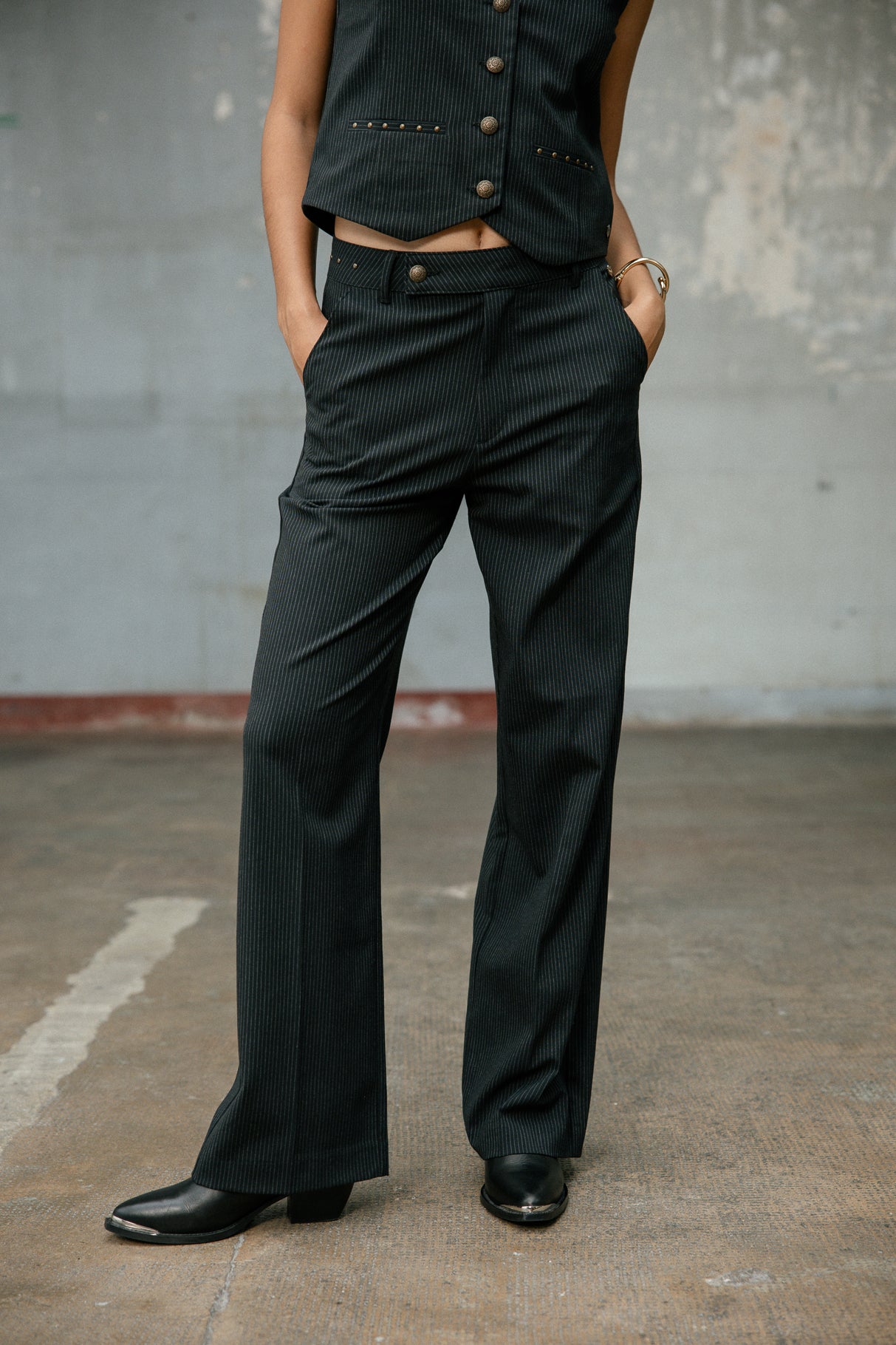 Pantalon large taille haute Woman Sharon Oficina black iris | Freeman T. Porter