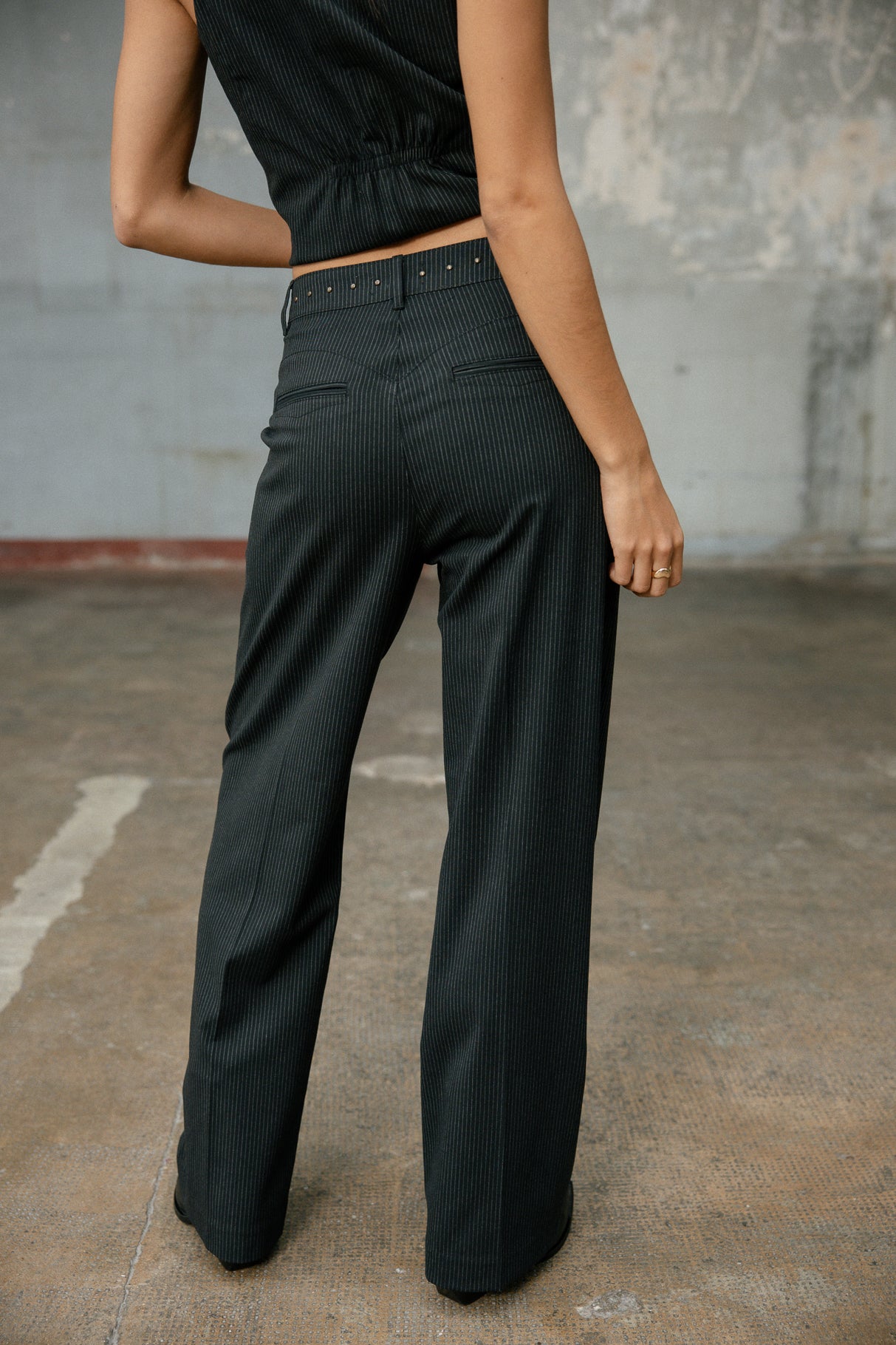 Pantalon large taille haute Woman Sharon Oficina black iris | Freeman T. Porter