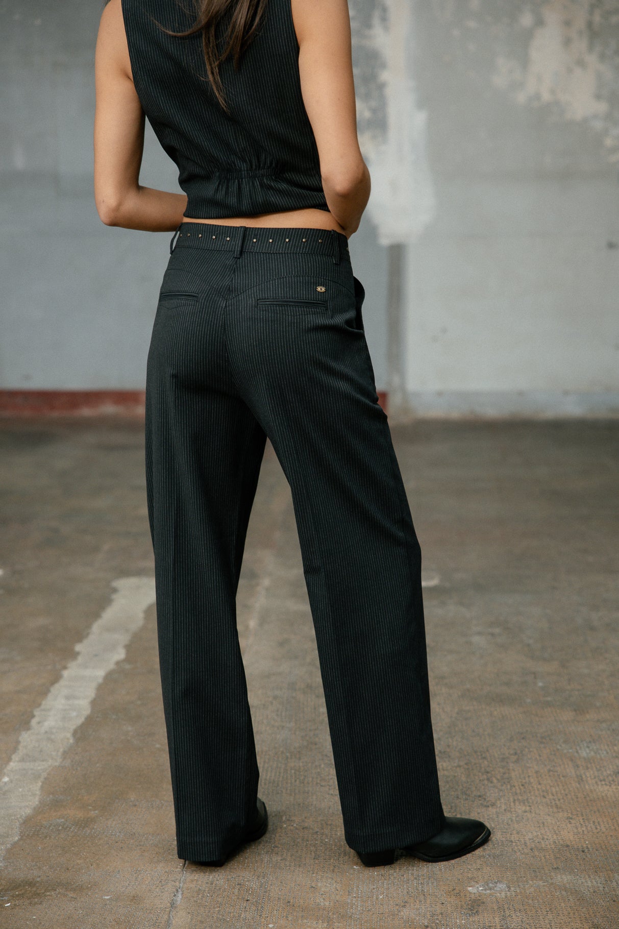 Pantalon large taille haute Woman Sharon Oficina black iris | Freeman T. Porter
