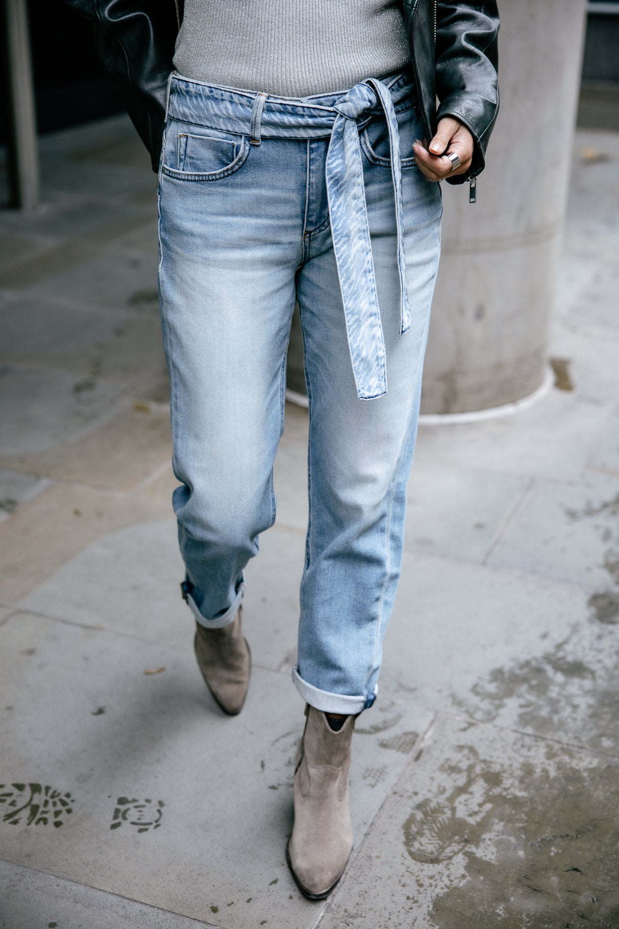 Boyfriend-Cropped-Jeans Frau Timea seoul | Freeman T. Porter