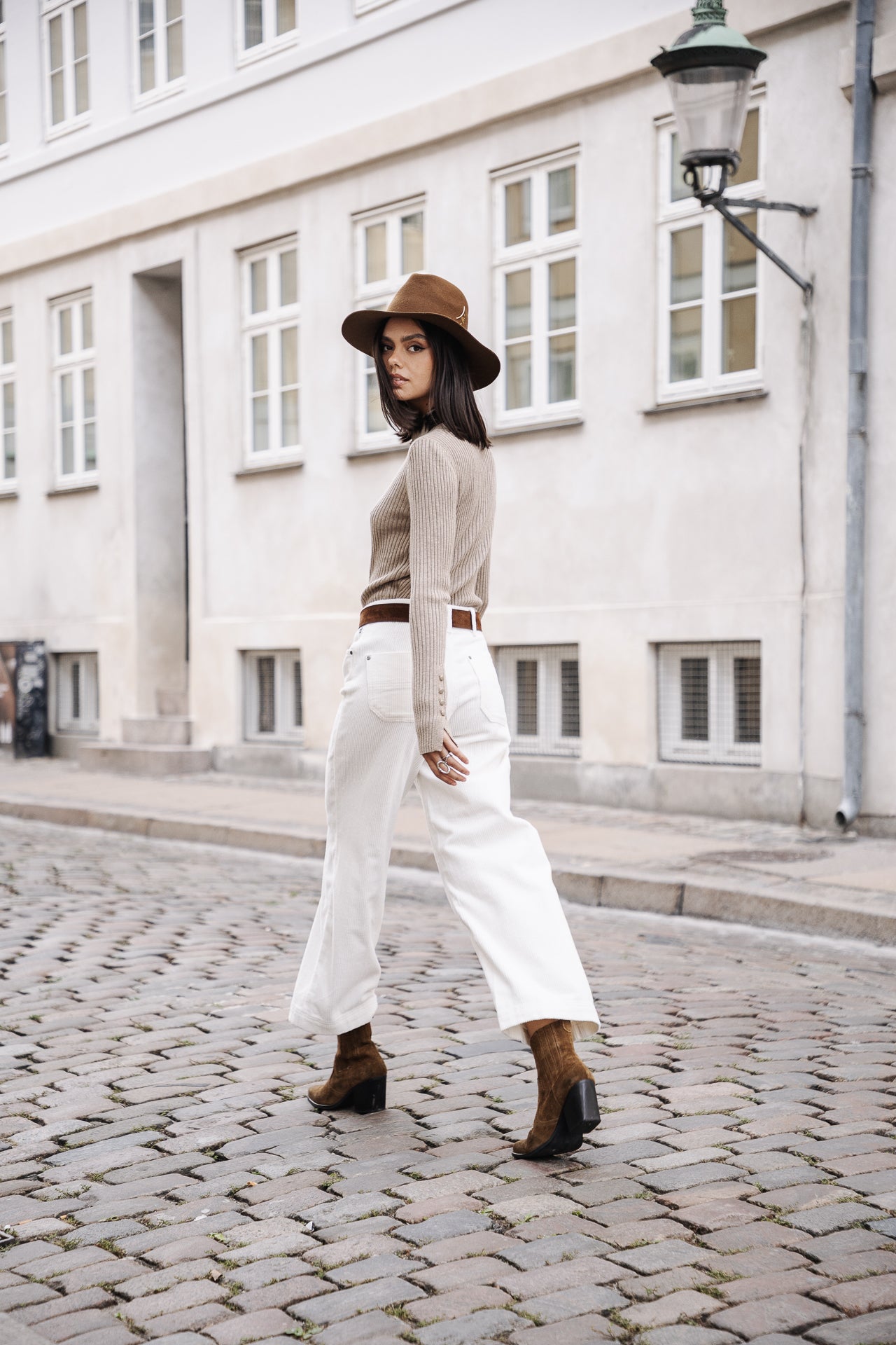 Pantalon velours taille haute Mujer Nylia Veluto egret | Freeman T. Porter
