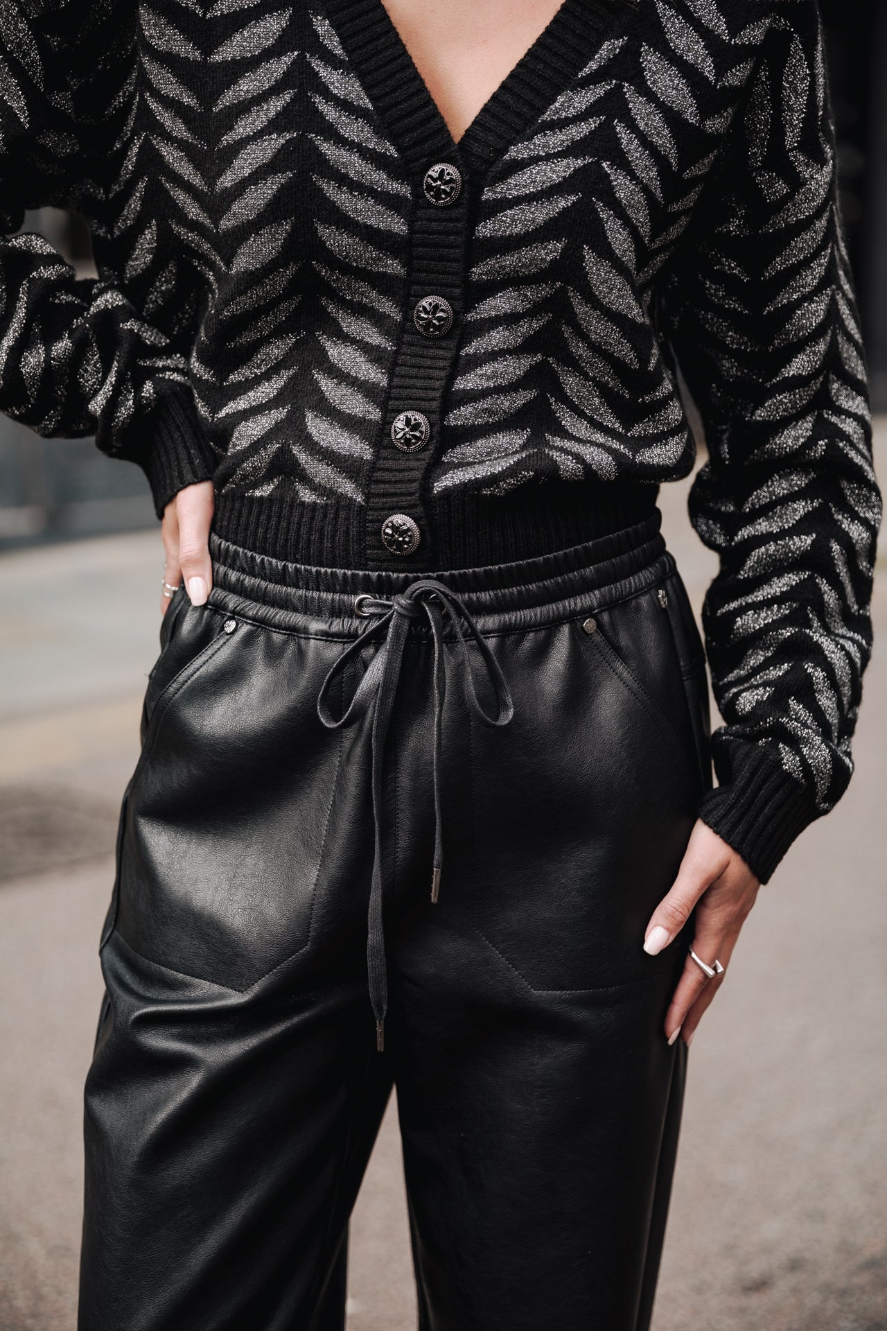 Pantalon relaxed fit Femme Odela Biker black | Freeman T. Porter