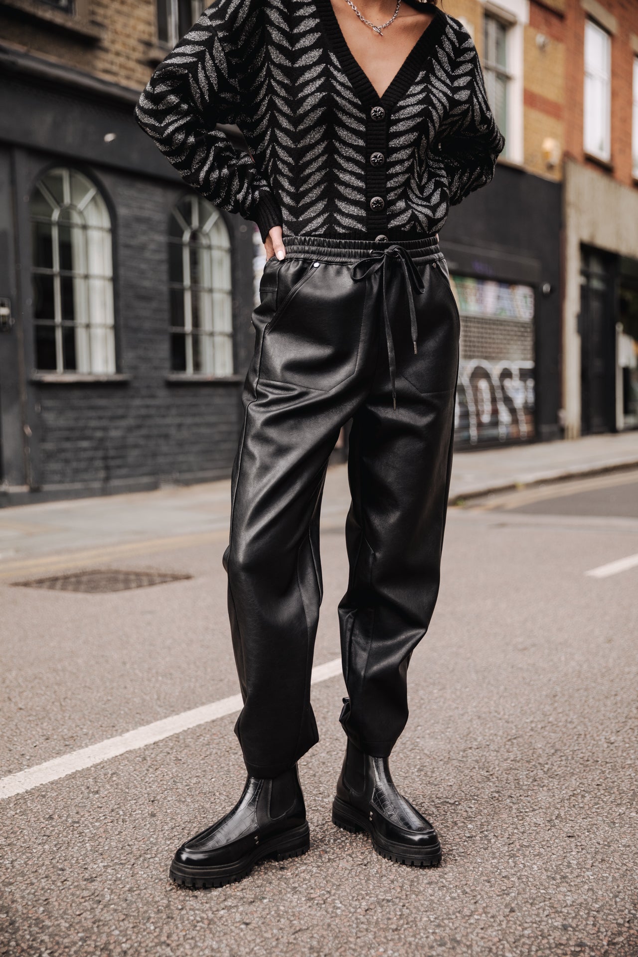 Pantalon relaxed fit Femme Odela Biker black | Freeman T. Porter