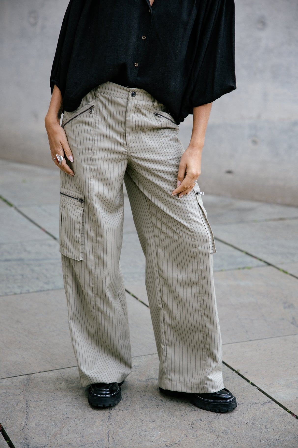 Wide-leg pants Woman Giorgia Agafay light khaki | Freeman T. Porter