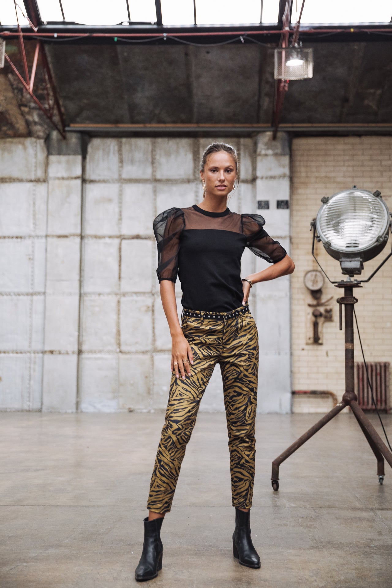 Pantalon city slim Woman Claudia Savana original | Freeman T. Porter