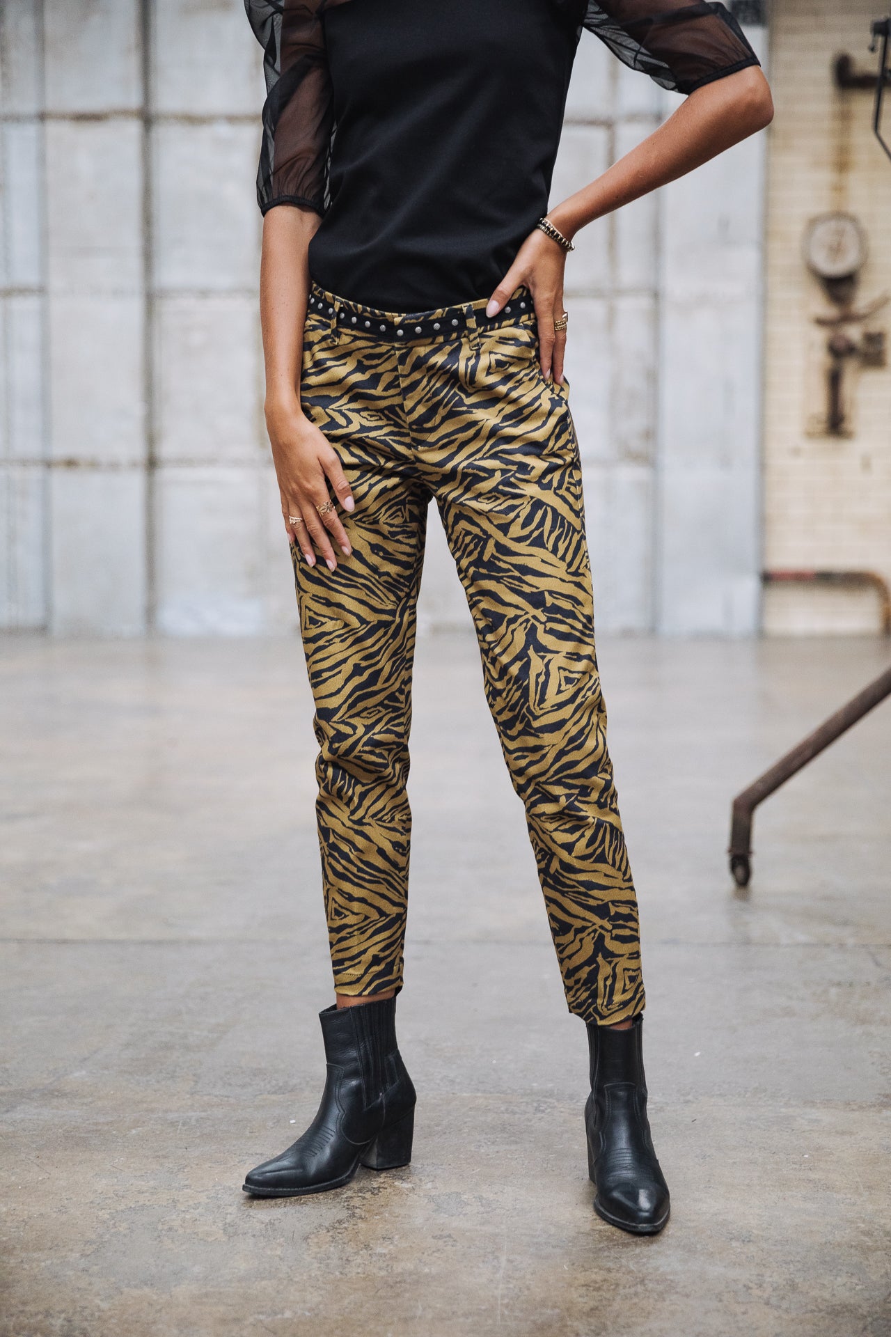 Pantalon city slim Woman Claudia Savana original | Freeman T. Porter