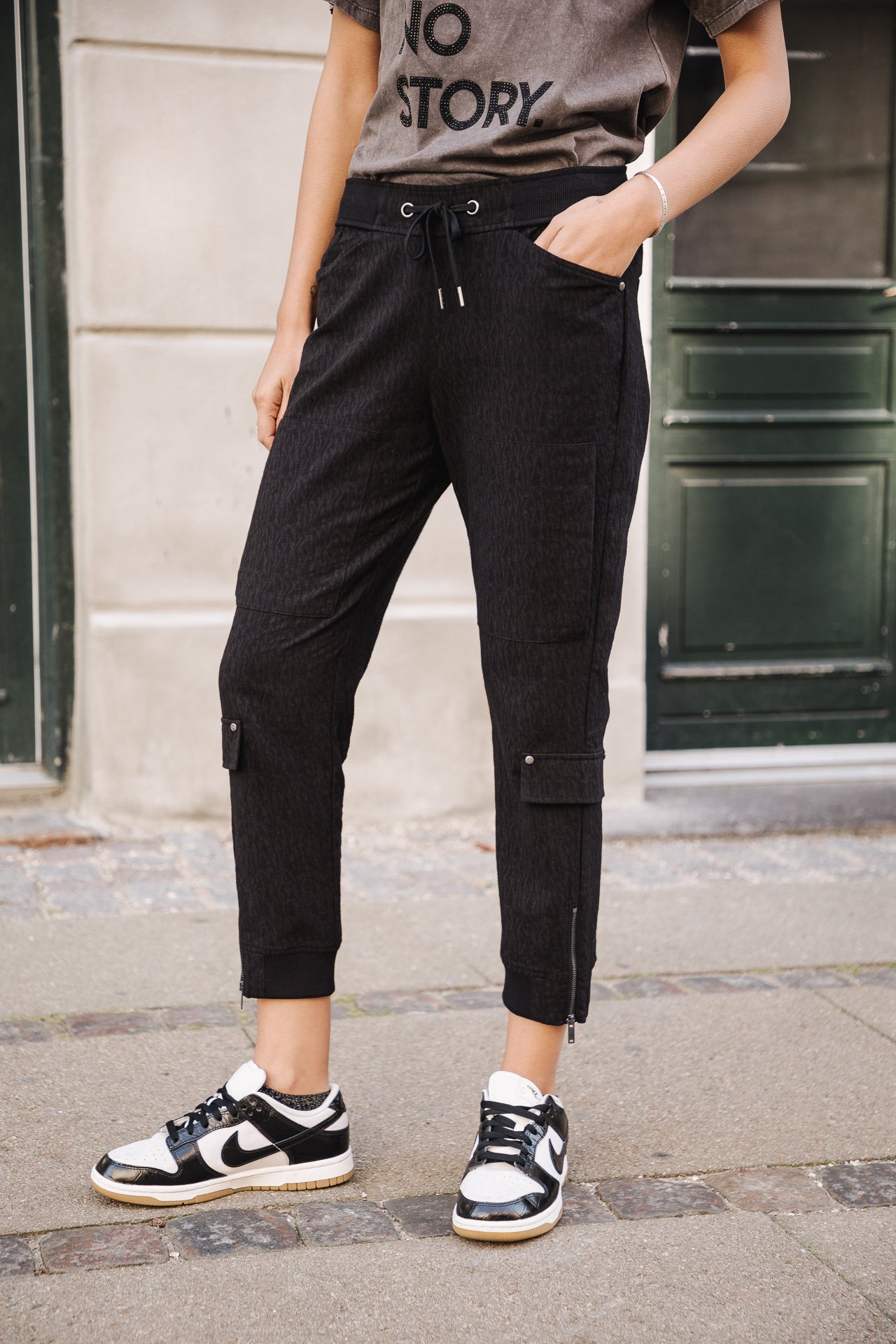 Pantalon cargo Femme Celine Sapa black | Freeman T. Porter