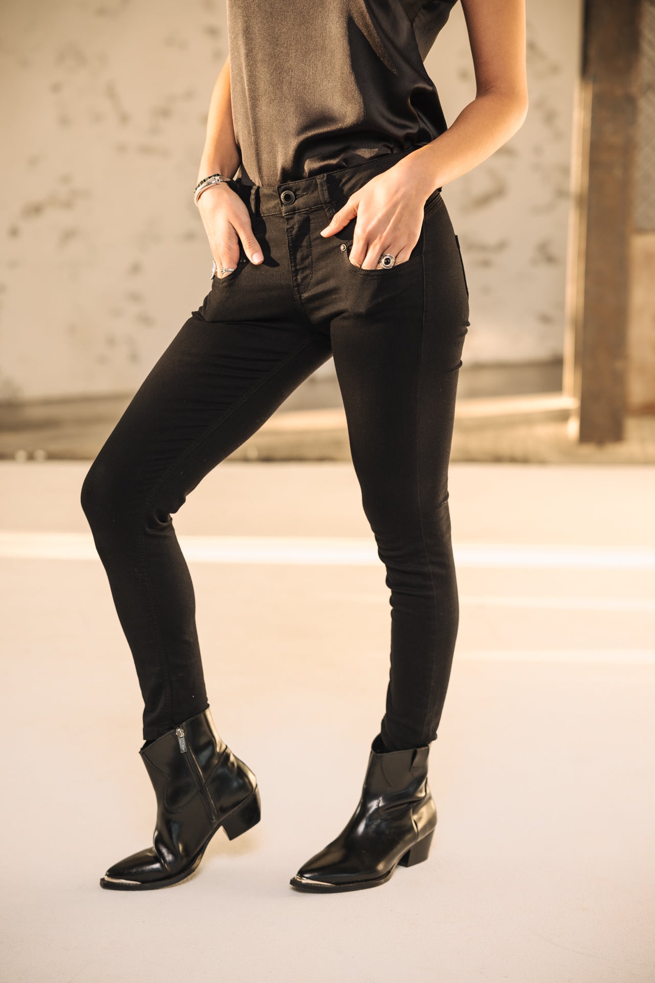 Hohe Taille schlanke Jeans Frau Alexa High Waist Cropped black | Freeman T. Porter