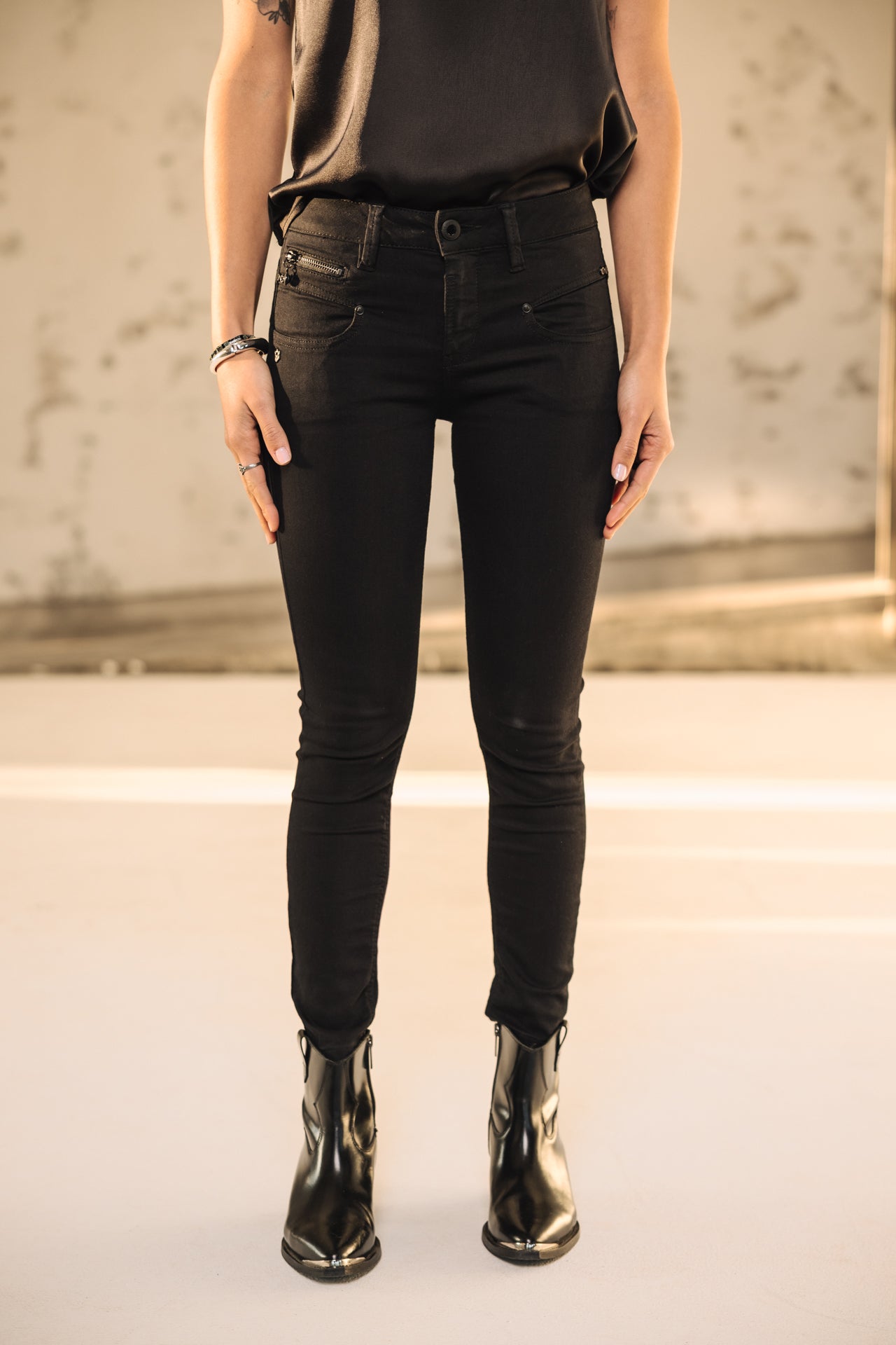 Hohe Taille schlanke Jeans Frau Alexa High Waist Cropped black | Freeman T. Porter