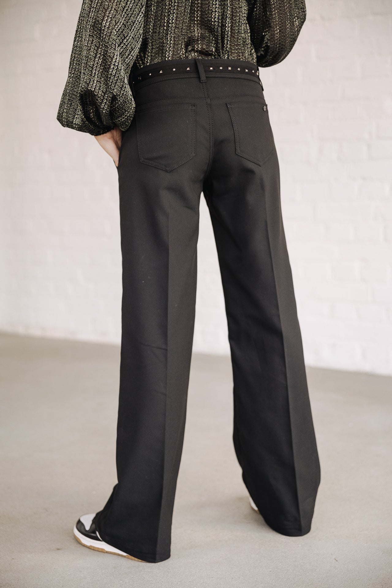 Pantalon large taille basse Femme Agatha Polyneo Studs black | Freeman T. Porter