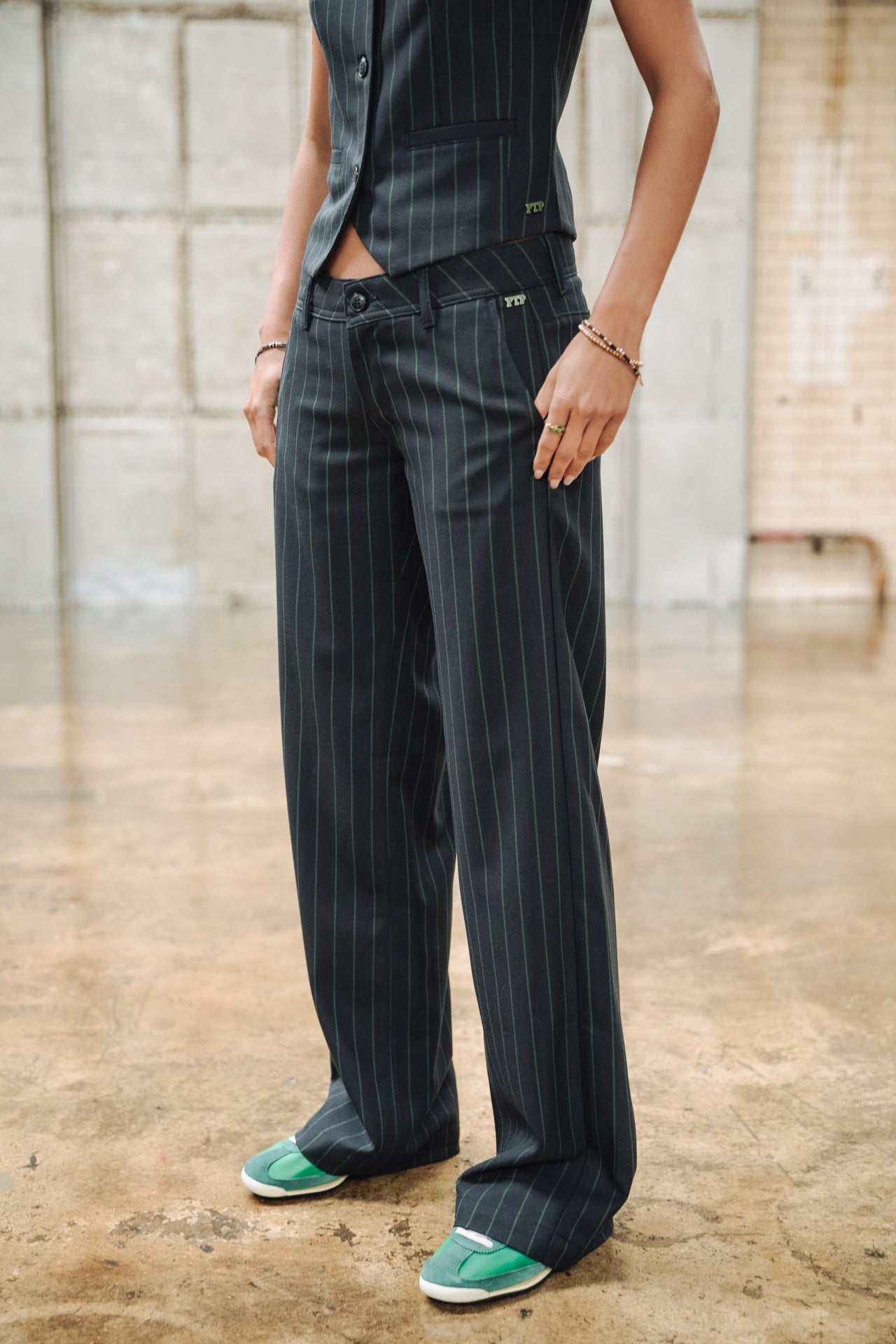 Pantalon large taille basse Femme Agatha Society dark navy | Freeman T. Porter