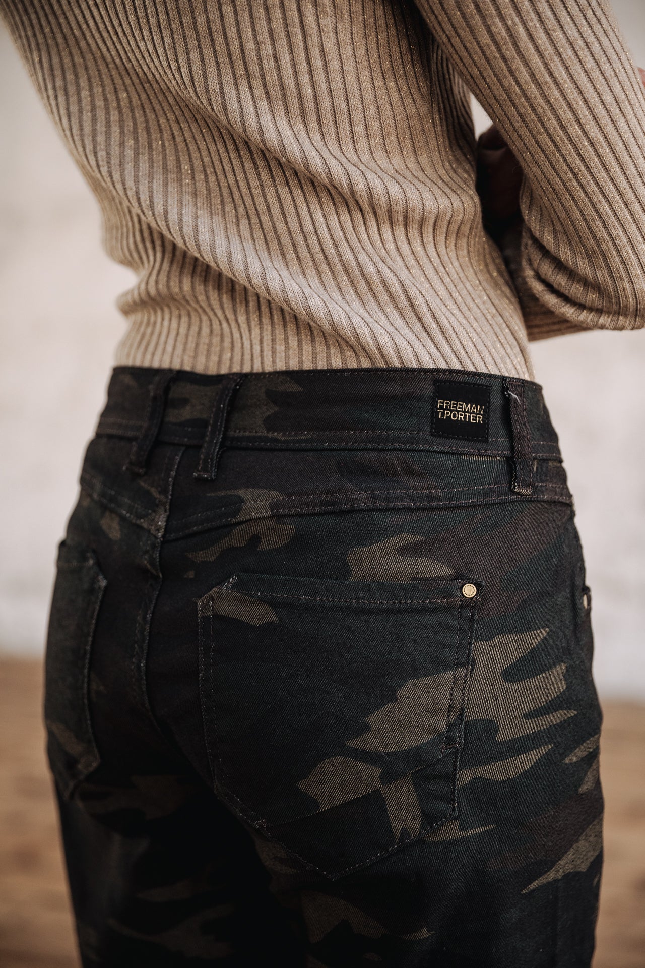 Pantalon slim relaxed Woman Salomé Getaway original | Freeman T. Porter