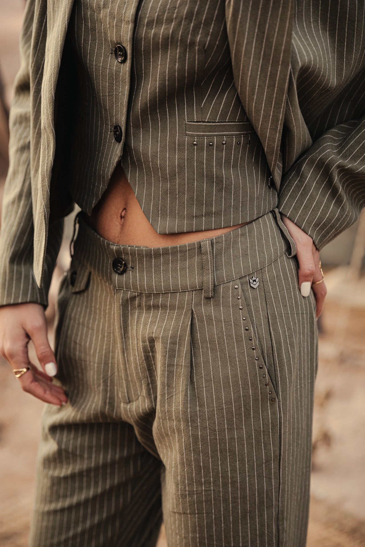 Hose mit hoher Taille Frau Alba Corsaire olivine | Freeman T. Porter