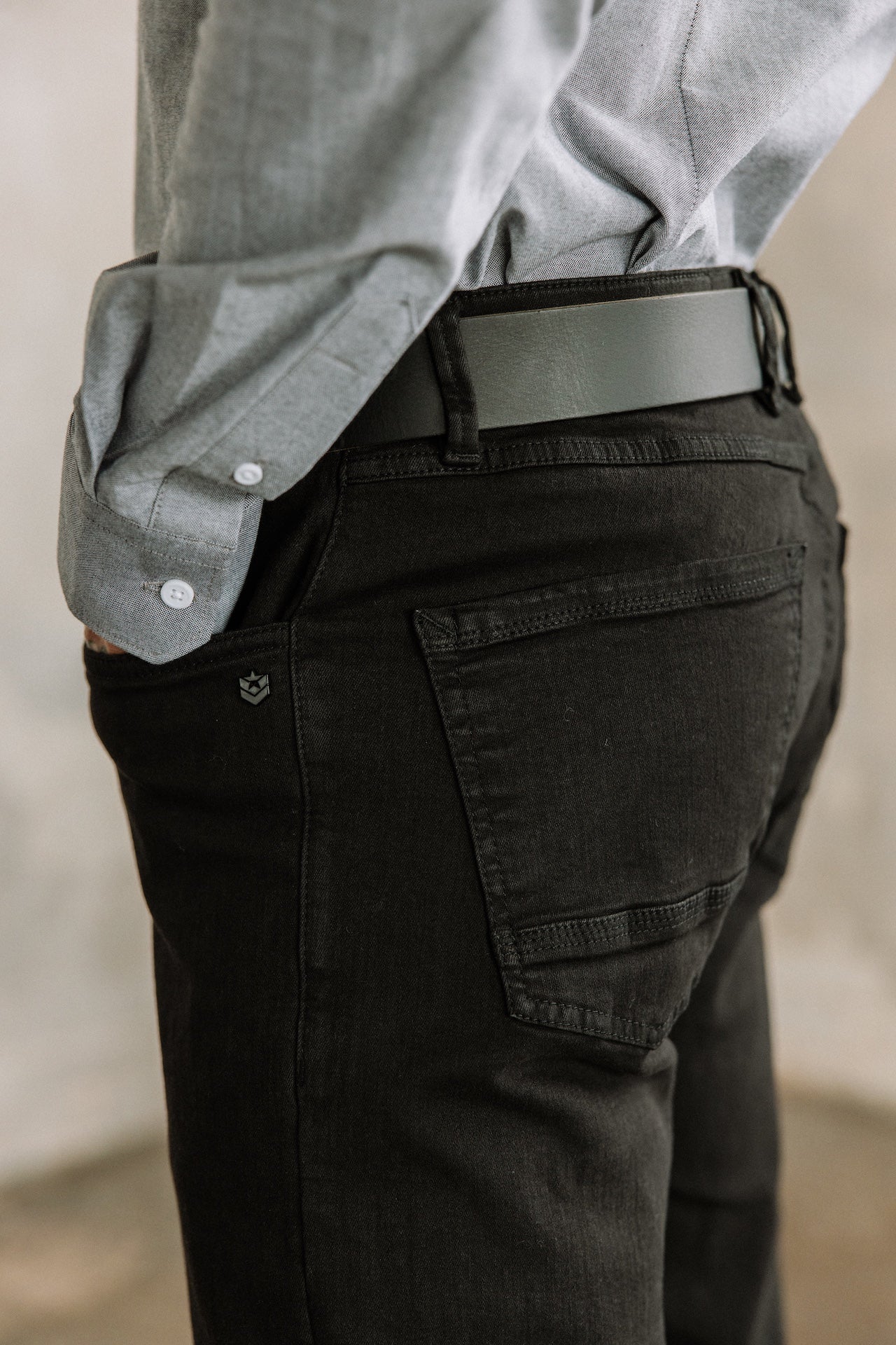 Pantalon droit ajusté Mann Jimmy New Magic Color Oil black | Freeman T. Porter