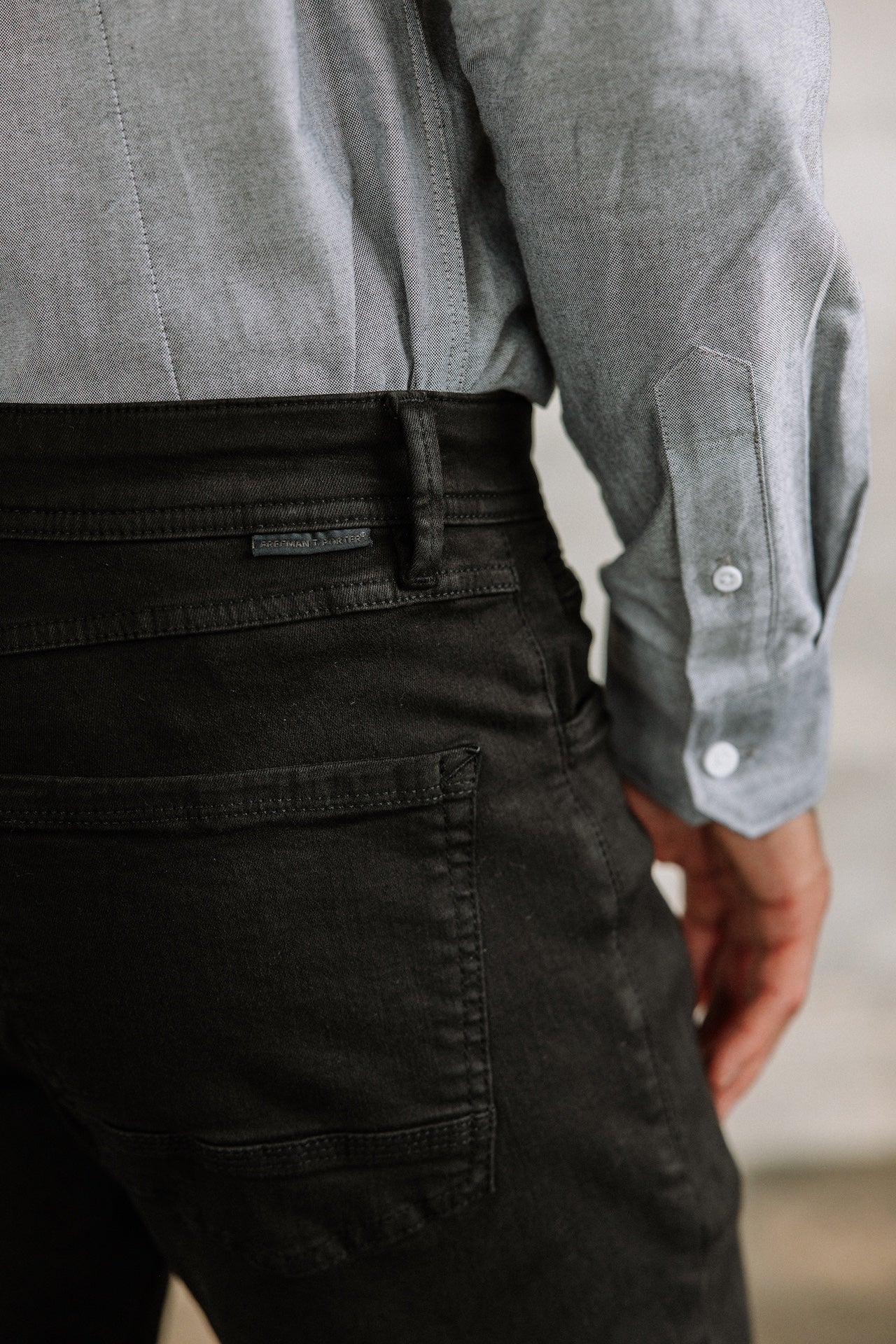 Pantalon droit ajusté Mann Jimmy New Magic Color Oil black | Freeman T. Porter