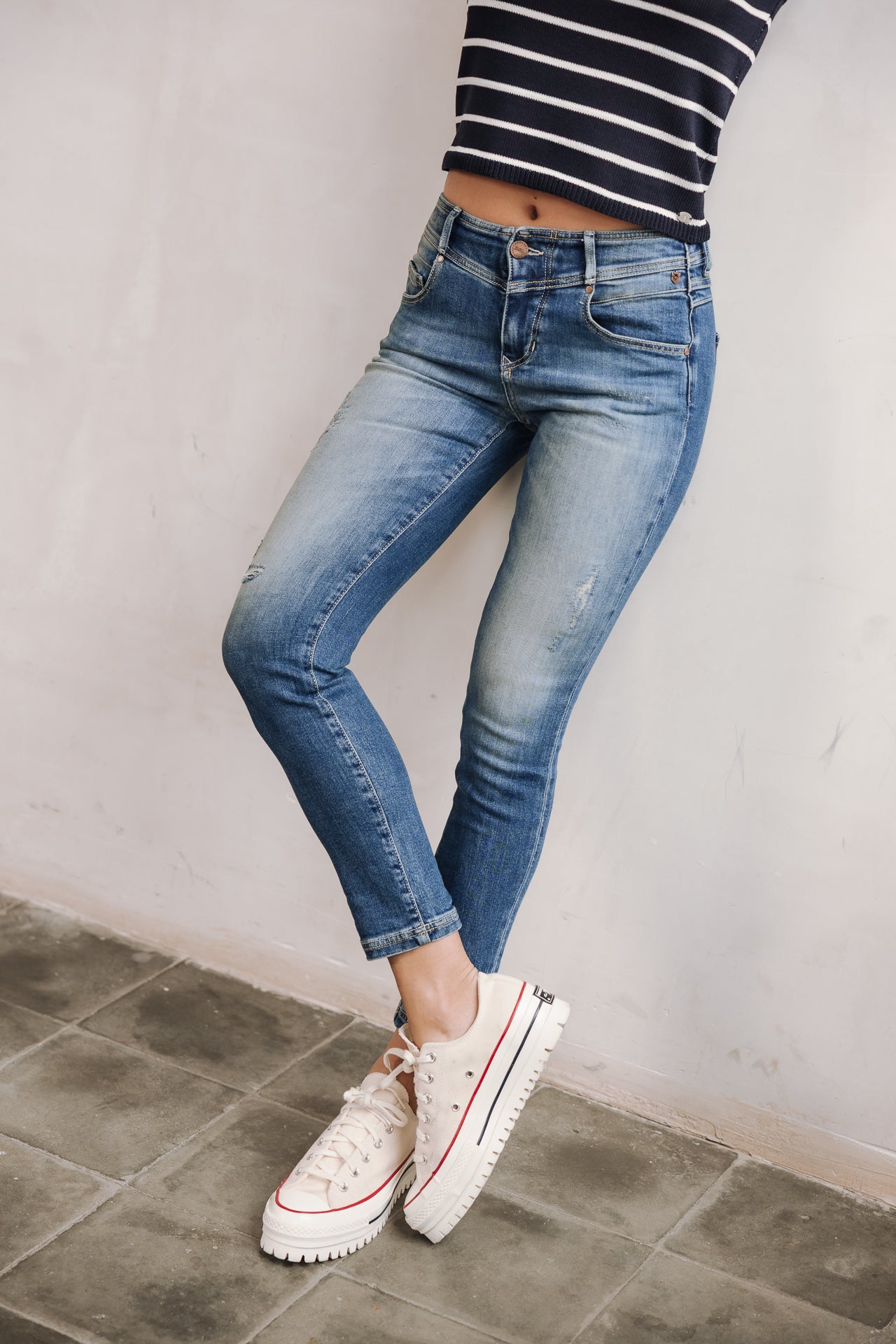 Superschmale Cropped-Jeans Frau Anae S-SDM sicilian | Freeman T. Porter