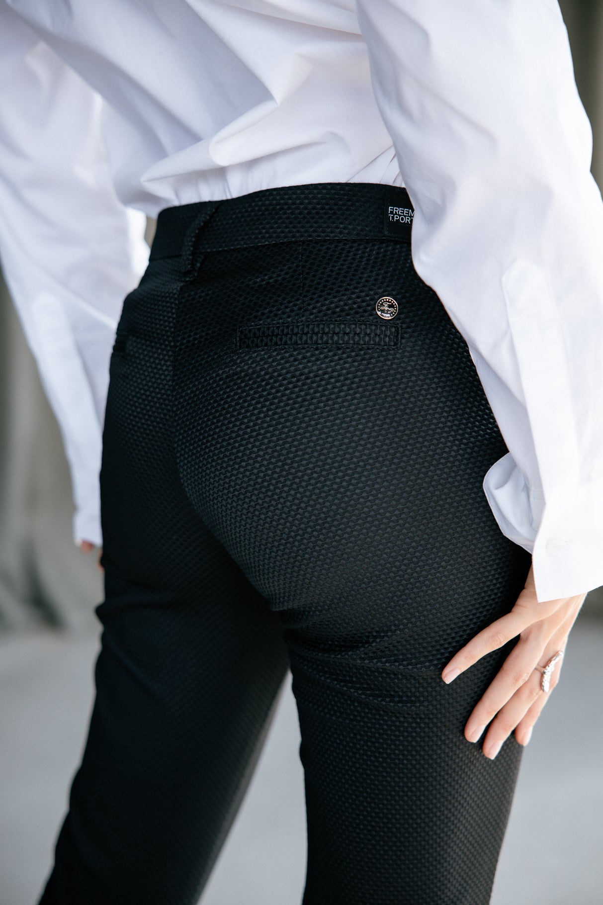 Superschmale Hose Frau Tessa Cassico black | Freeman T. Porter