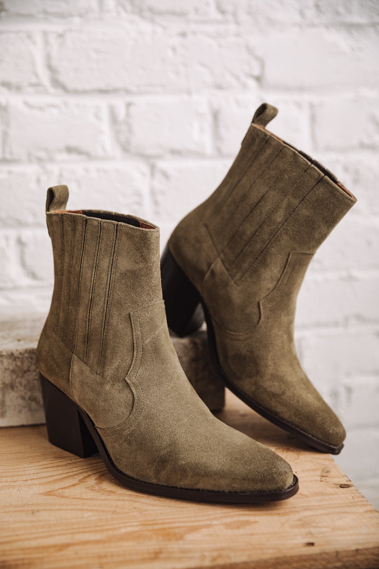 Boots en cuir Femme Teresa Suede truffle | Freeman T. Porter