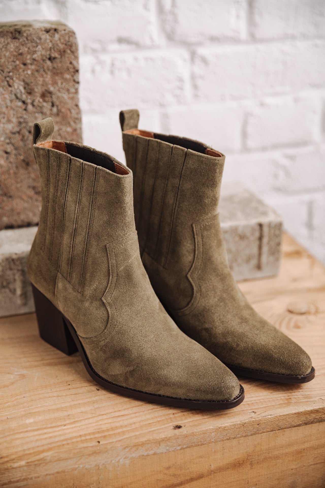 Boots en cuir Femme Teresa Suede truffle | Freeman T. Porter