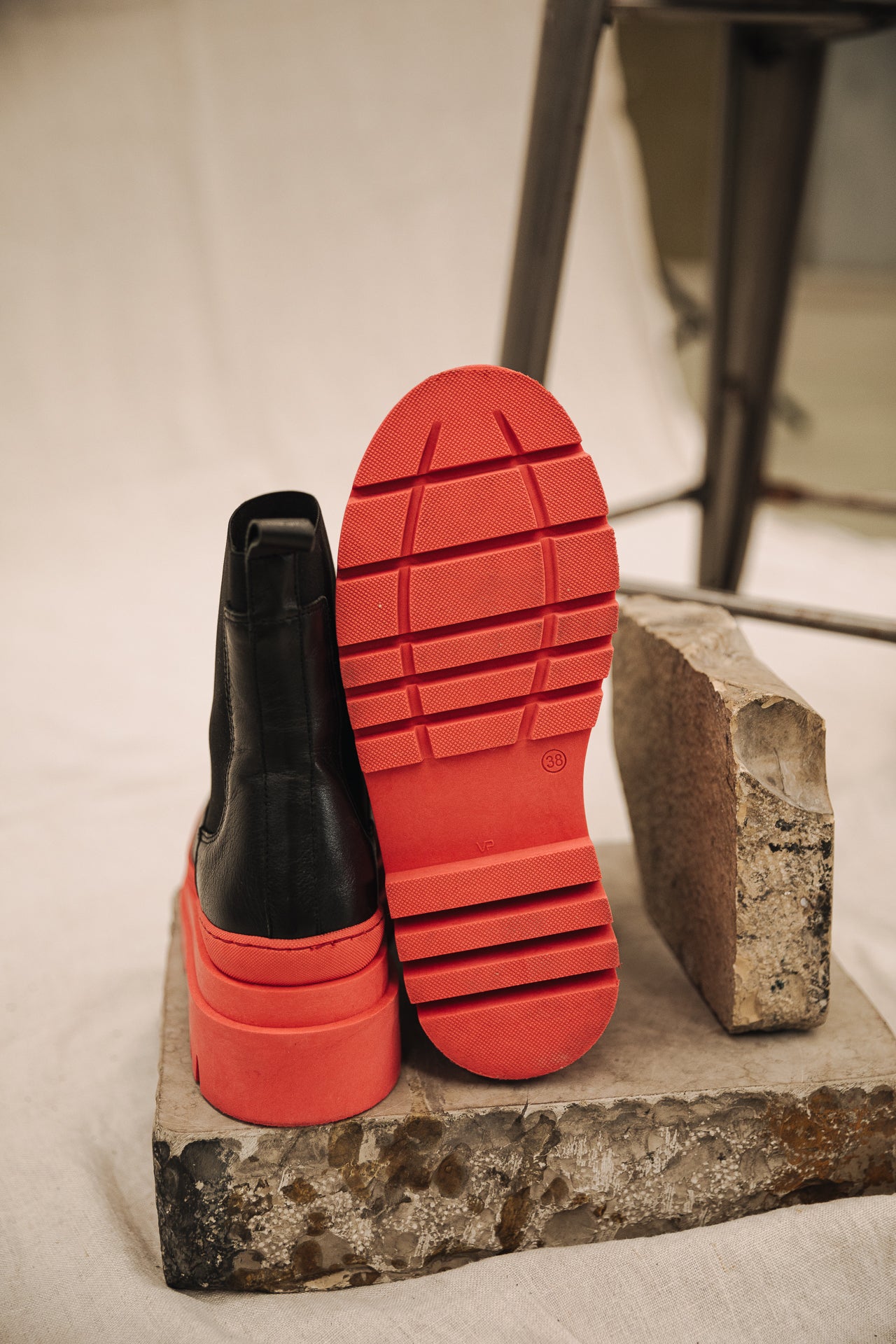 Boots Femme Janine black / red | Freeman T. Porter