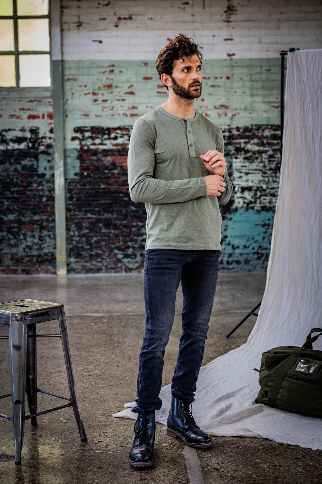T-Shirt manches longues Hombres Sinbad dusty olive | Freeman T. Porter