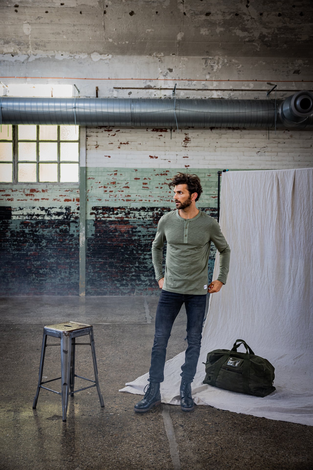 T-Shirt manches longues Hombres Sinbad dusty olive | Freeman T. Porter