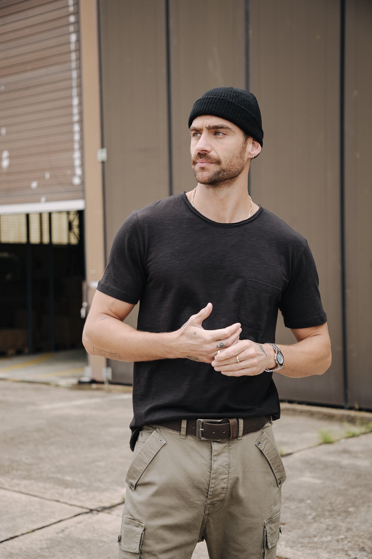 T-Shirt col V Unisex Gabino Basic black | Freeman T. Porter