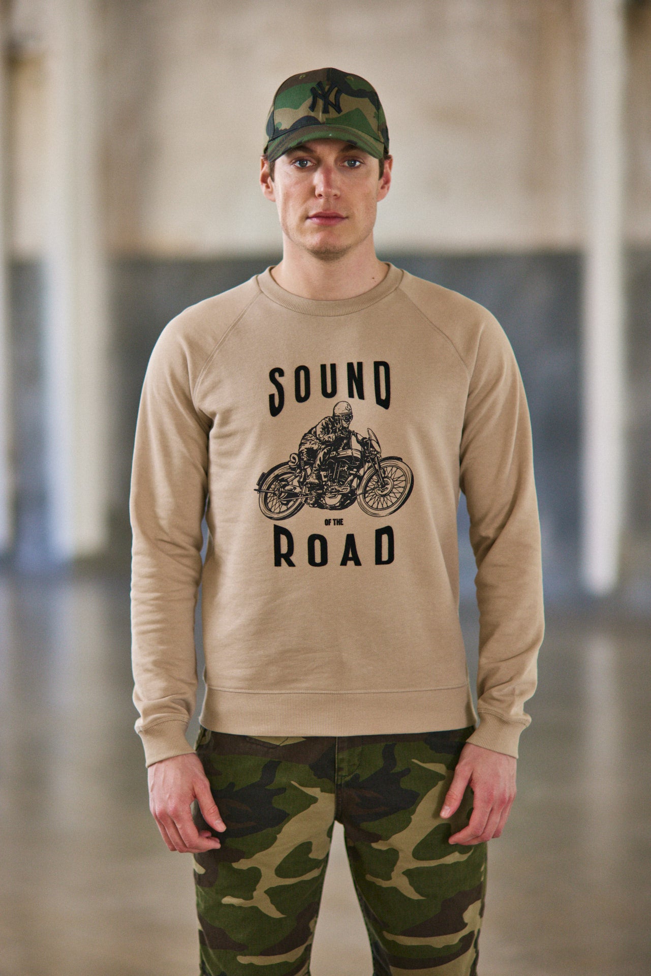 Sweat coupe classique Unisex Sammy Biker light brown | Freeman T. Porter