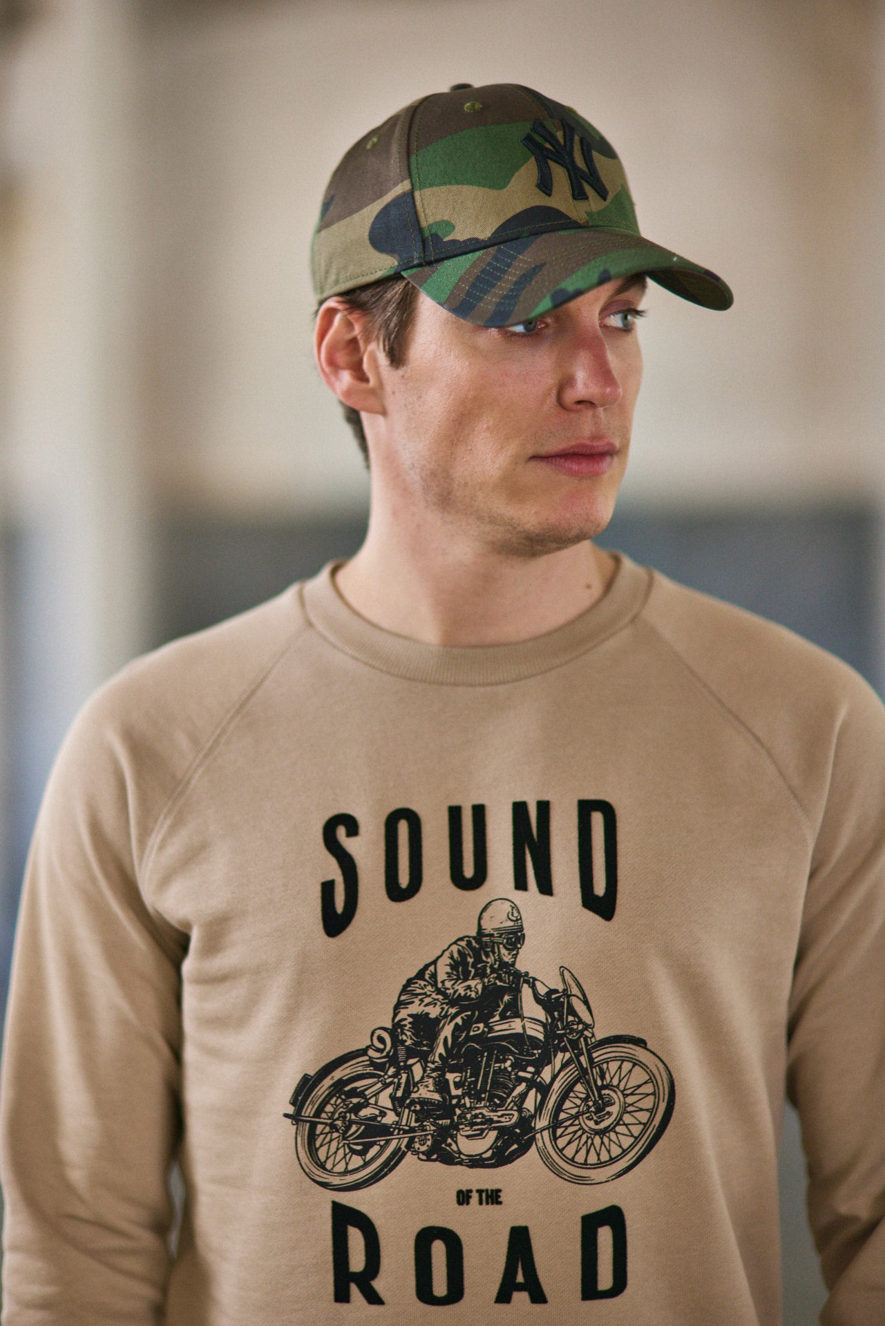 Sweat coupe classique Unisex Sammy Biker light brown | Freeman T. Porter