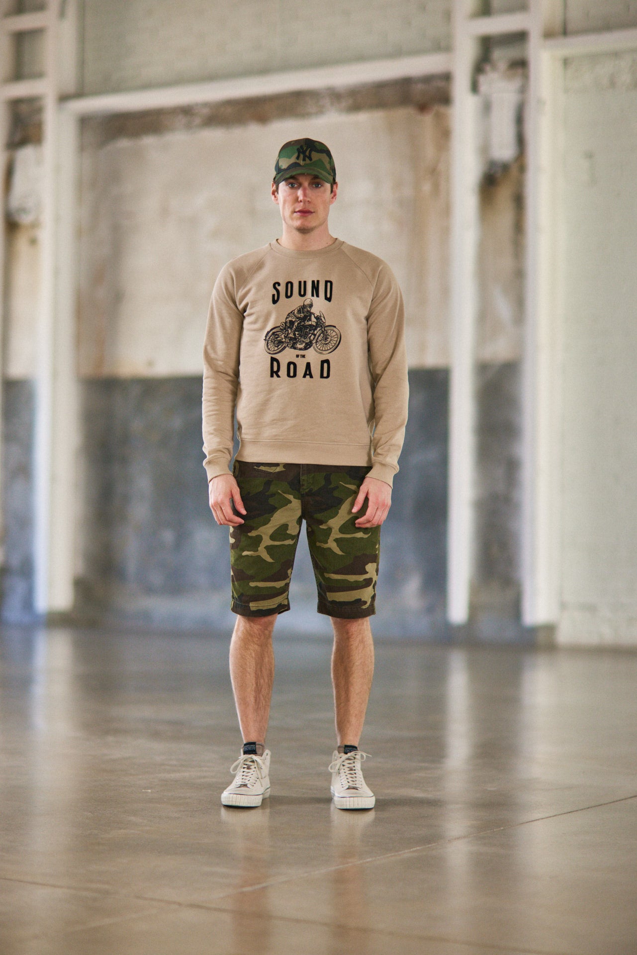 Sweat coupe classique Unisex Sammy Biker light brown | Freeman T. Porter