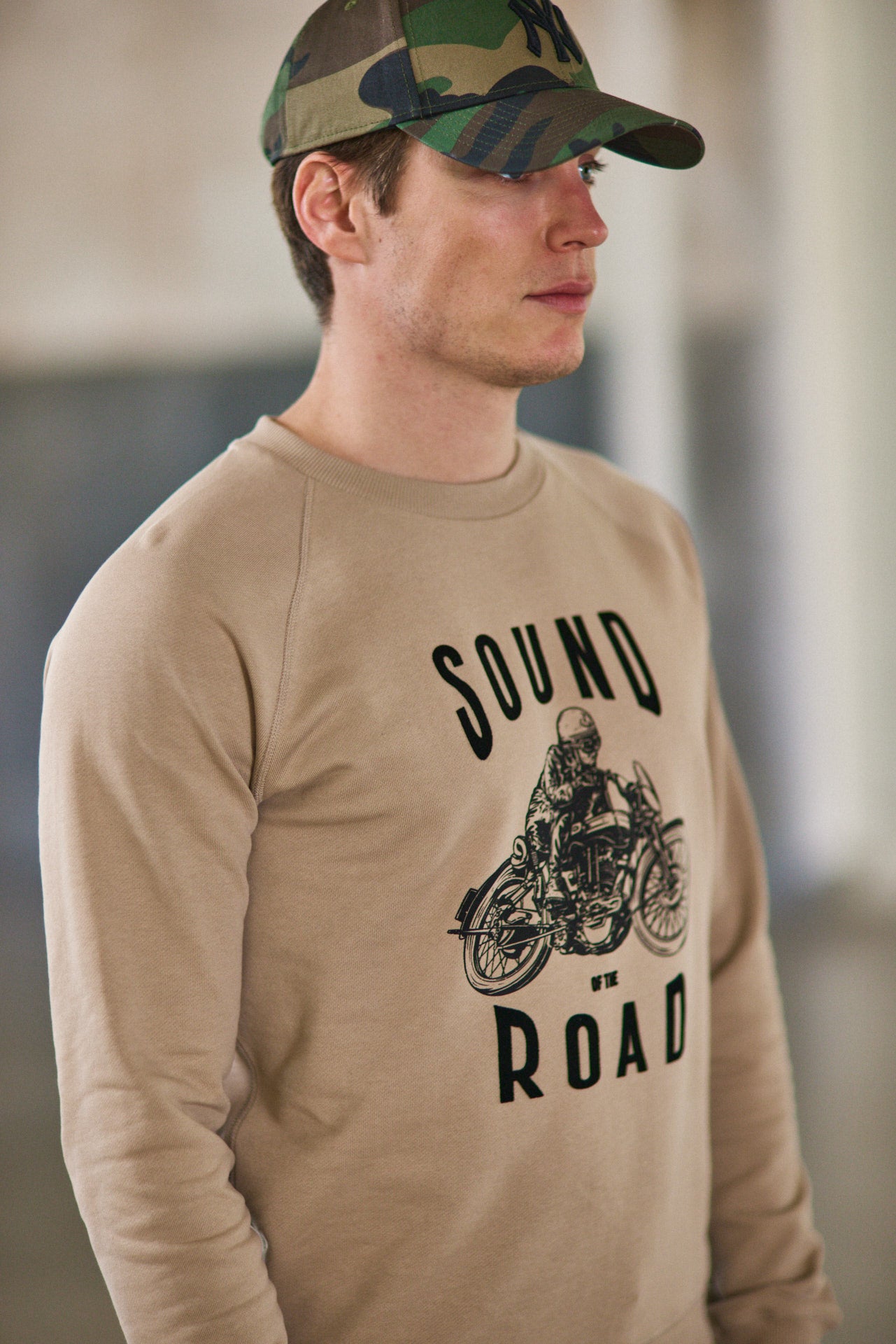 Sweat coupe classique Unisex Sammy Biker light brown | Freeman T. Porter