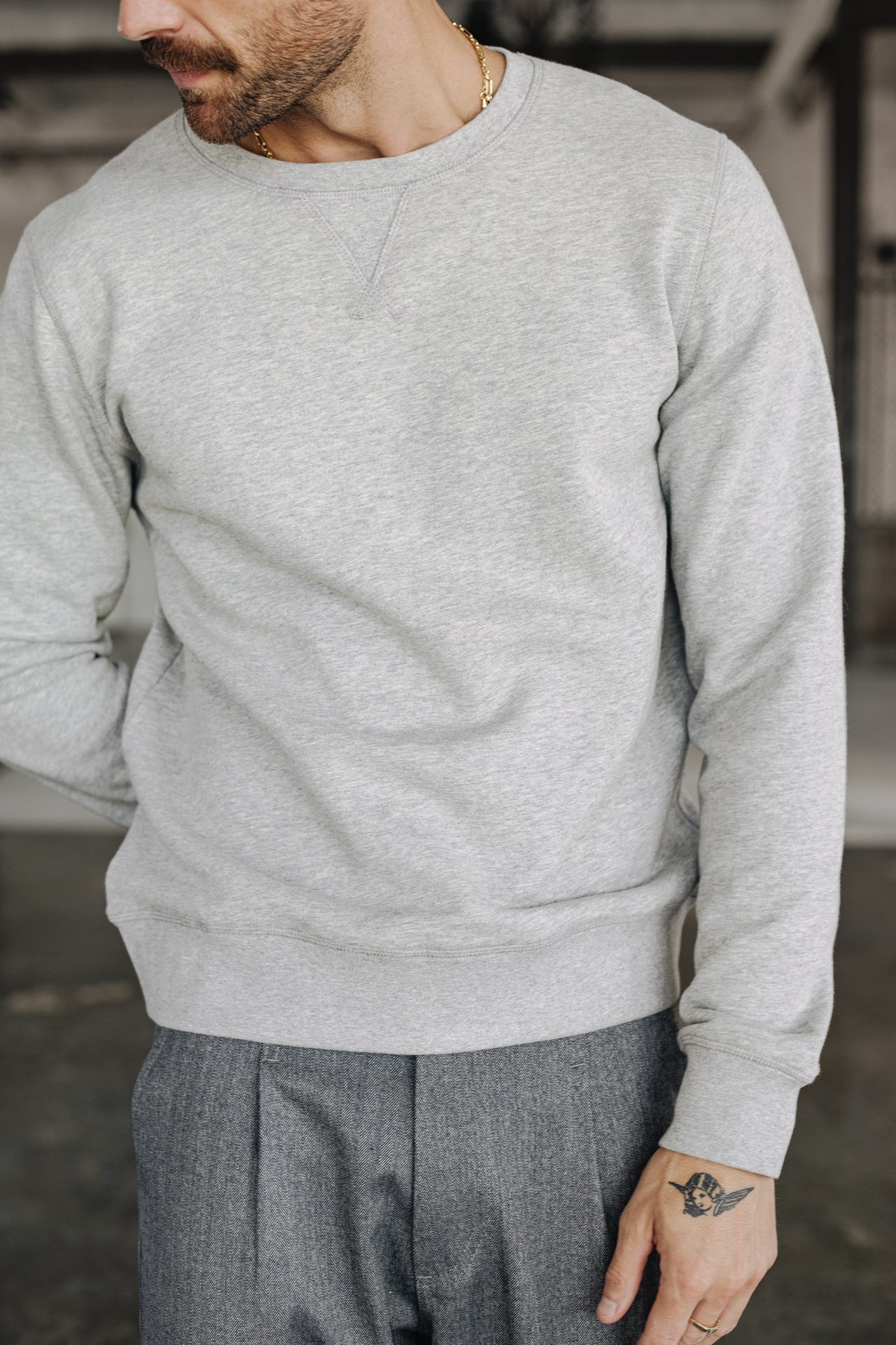 Sweat coupe classique Unisex Baton Custom Company grey melange | Freeman T. Porter